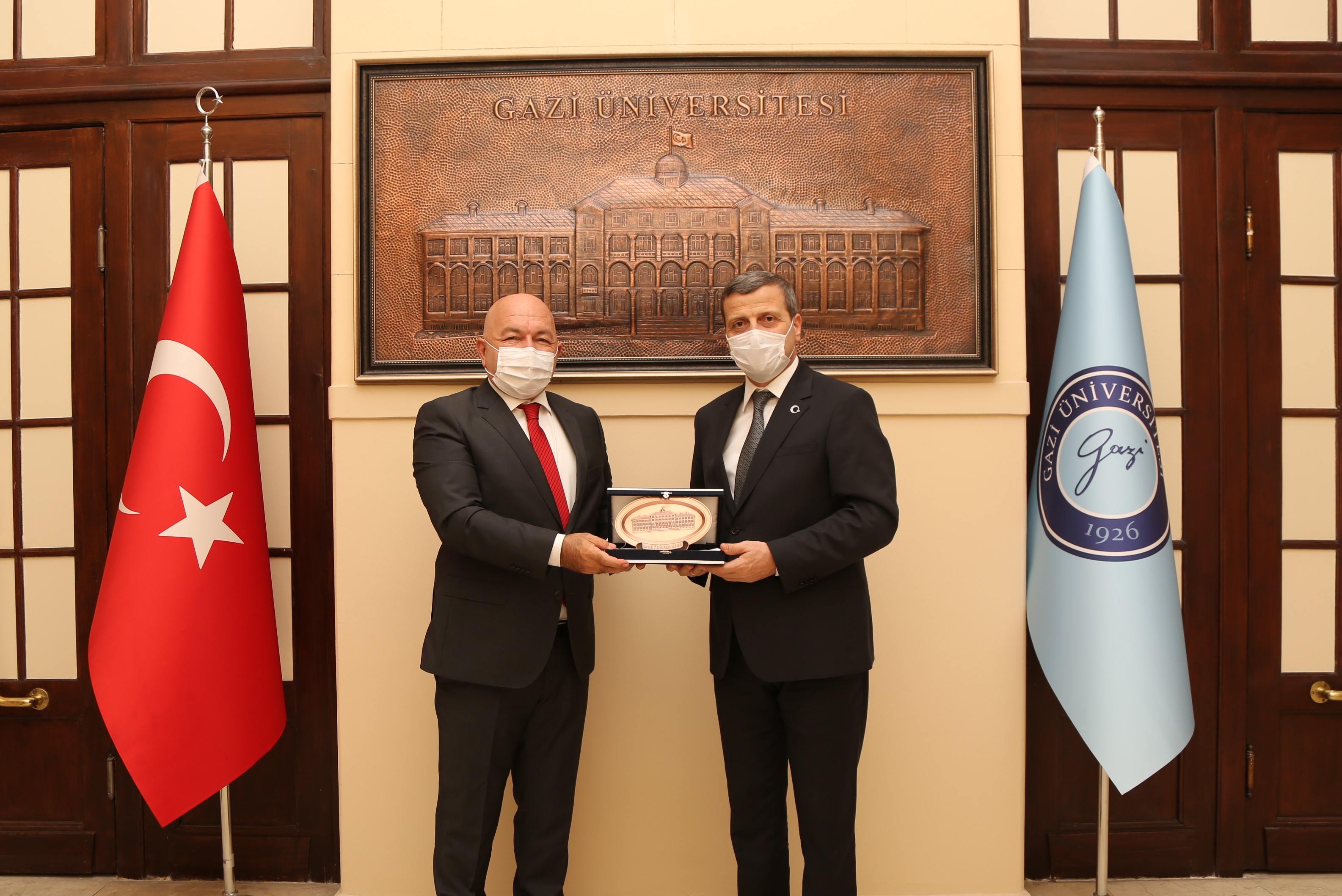 TRT Avaz Kanal Koordinatörü Sedat Sağırkaya, Üniversitemiz Rektörü Prof. Dr. Musa Yıldız’ı Makamında Ziyaret Etti