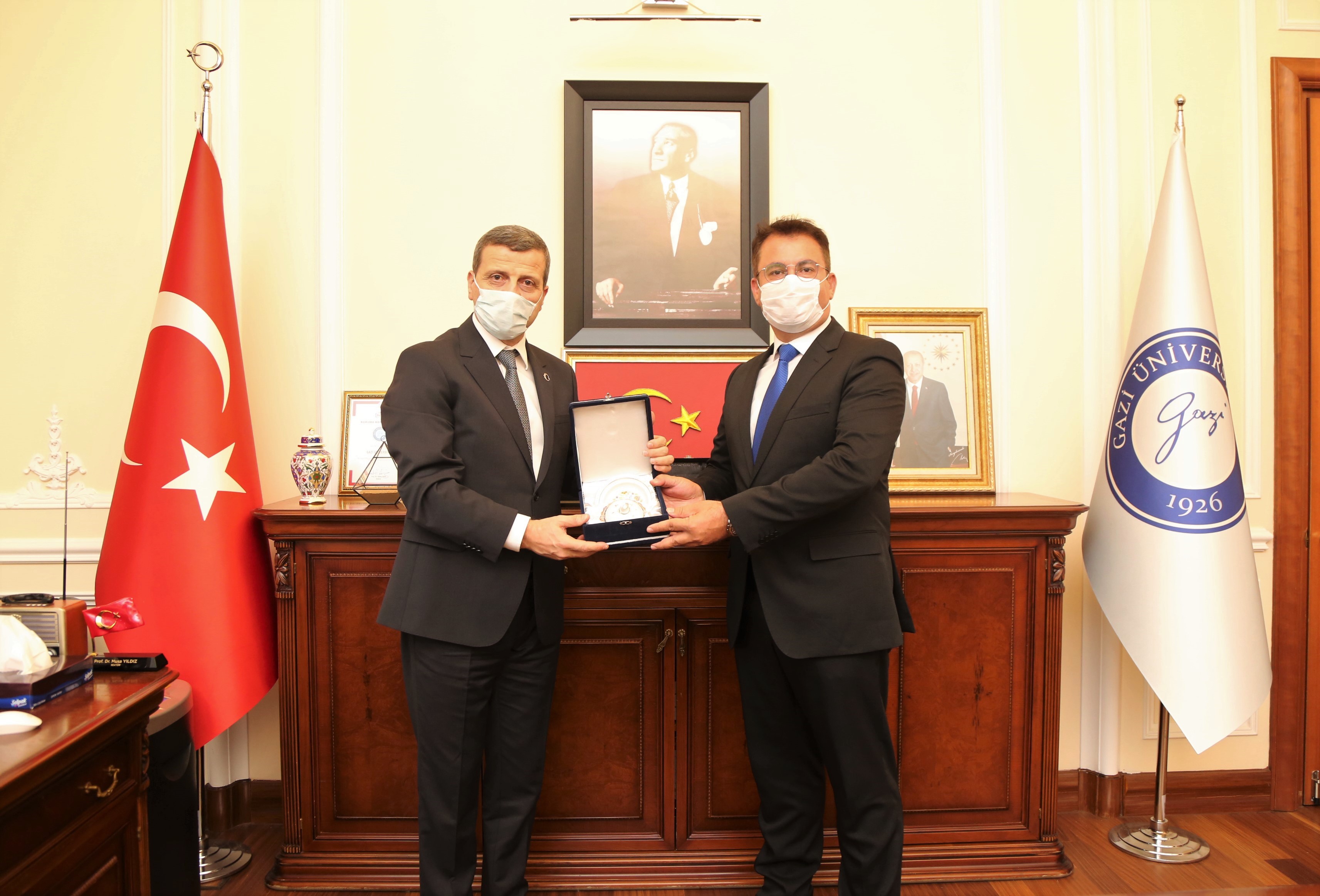 İzmir Yüksek Teknoloji Enstitüsü Rektörü Prof. Dr. Yusuf Baran, Üniversitemiz Rektörü Prof. Dr. Musa Yıldız’ı Makamında Ziyaret Etti