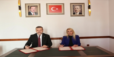 Üniversitemiz ile Türkiye Şehit Yakınları ve Gaziler Dayanışma Vakfı Arasında İş Birliği Protokolü İmzalandı