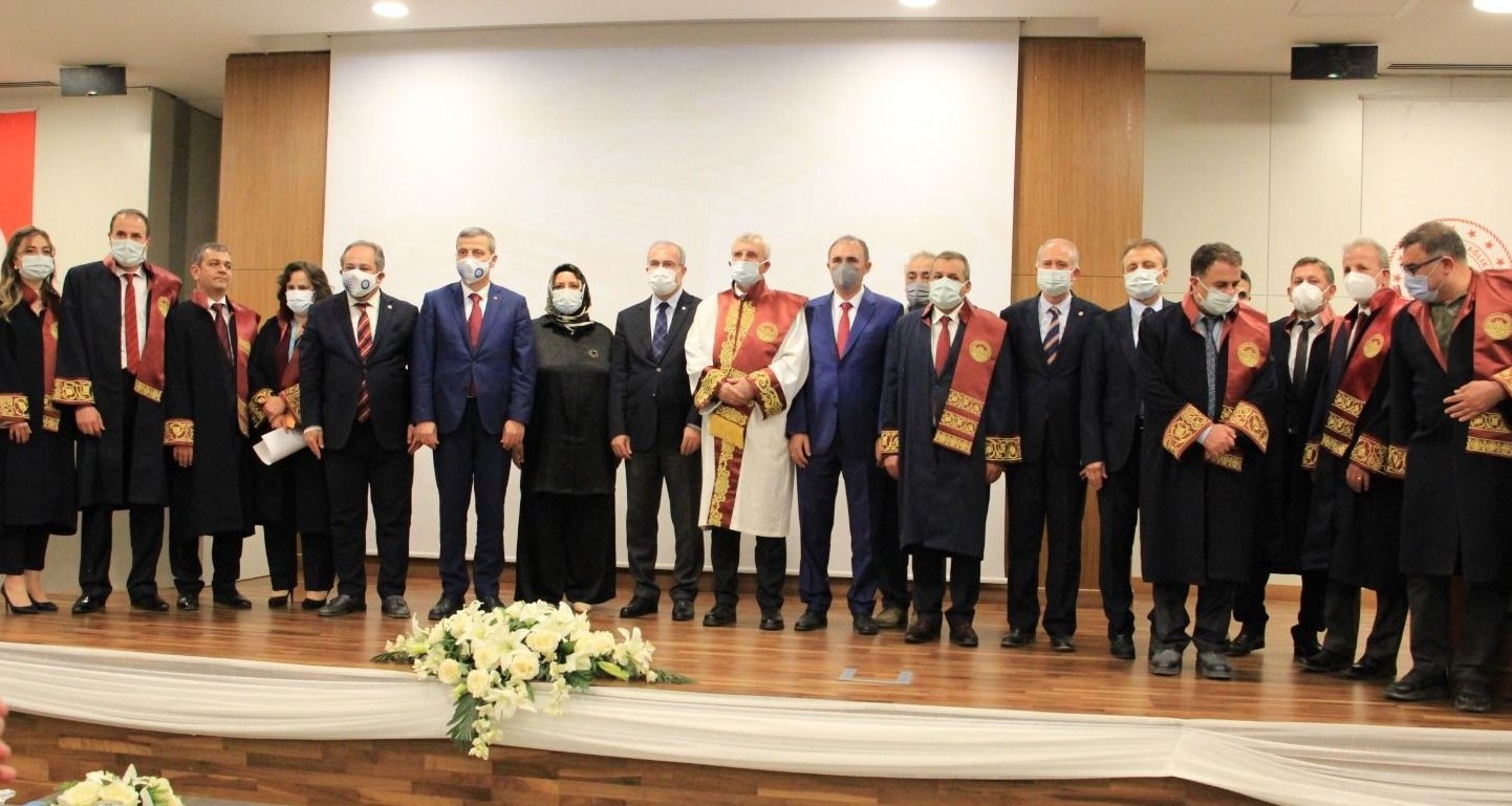 Rektörümüz Prof. Dr. Musa Yıldız, Elazığ’da Sağlık Bilimleri Üniversitesi “2021-2022 Akademik Yıl Açılış ve Cübbe Giyme Töreni”ne Katıldı