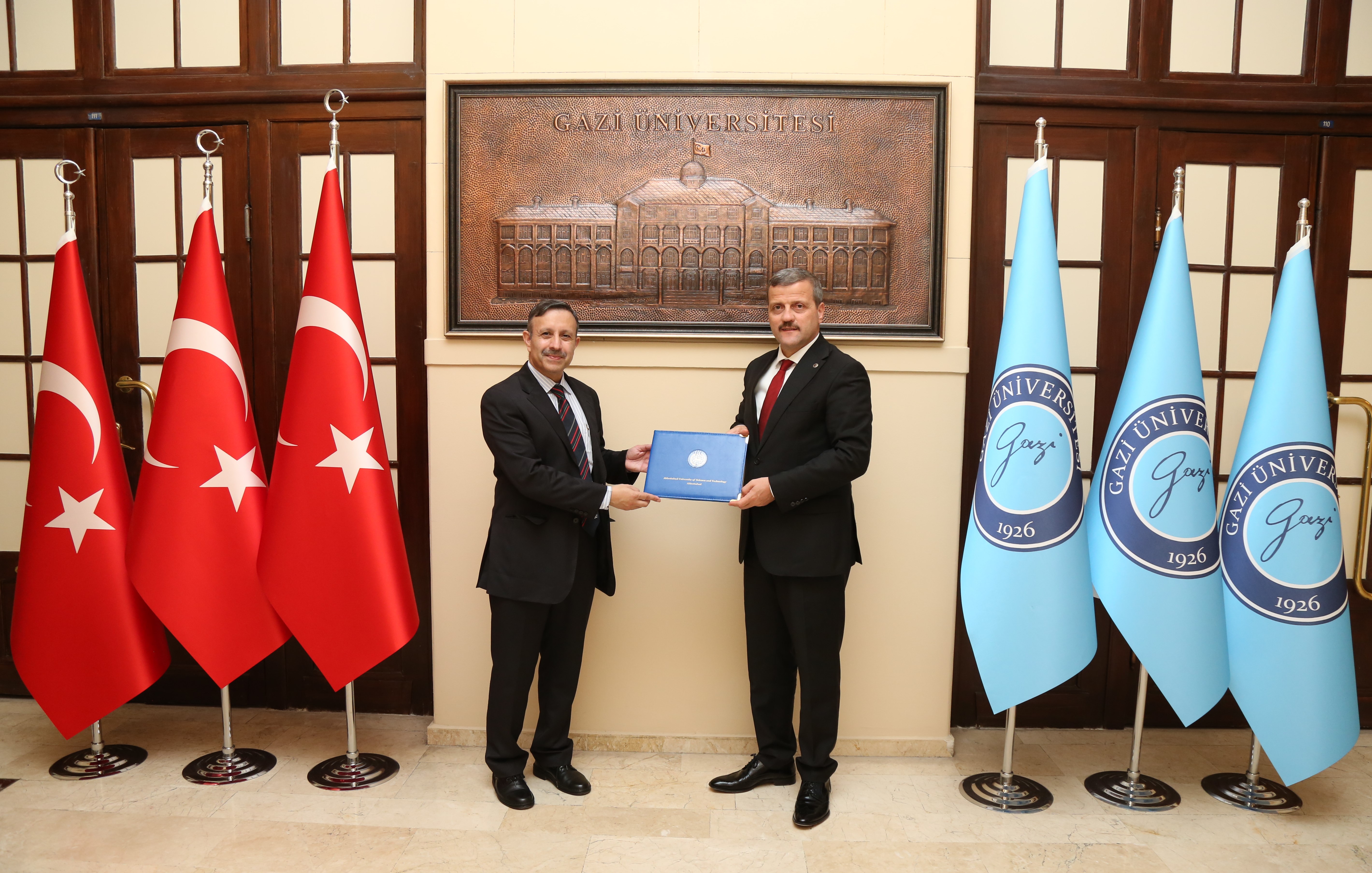 Pakistan Abbottabad Bilim ve Teknoloji Üniversitesi Rektörü Prof. Dr. Tahir İrfan Khan, Prof. Dr. Musa Yıldız’ı Ziyaret Etti