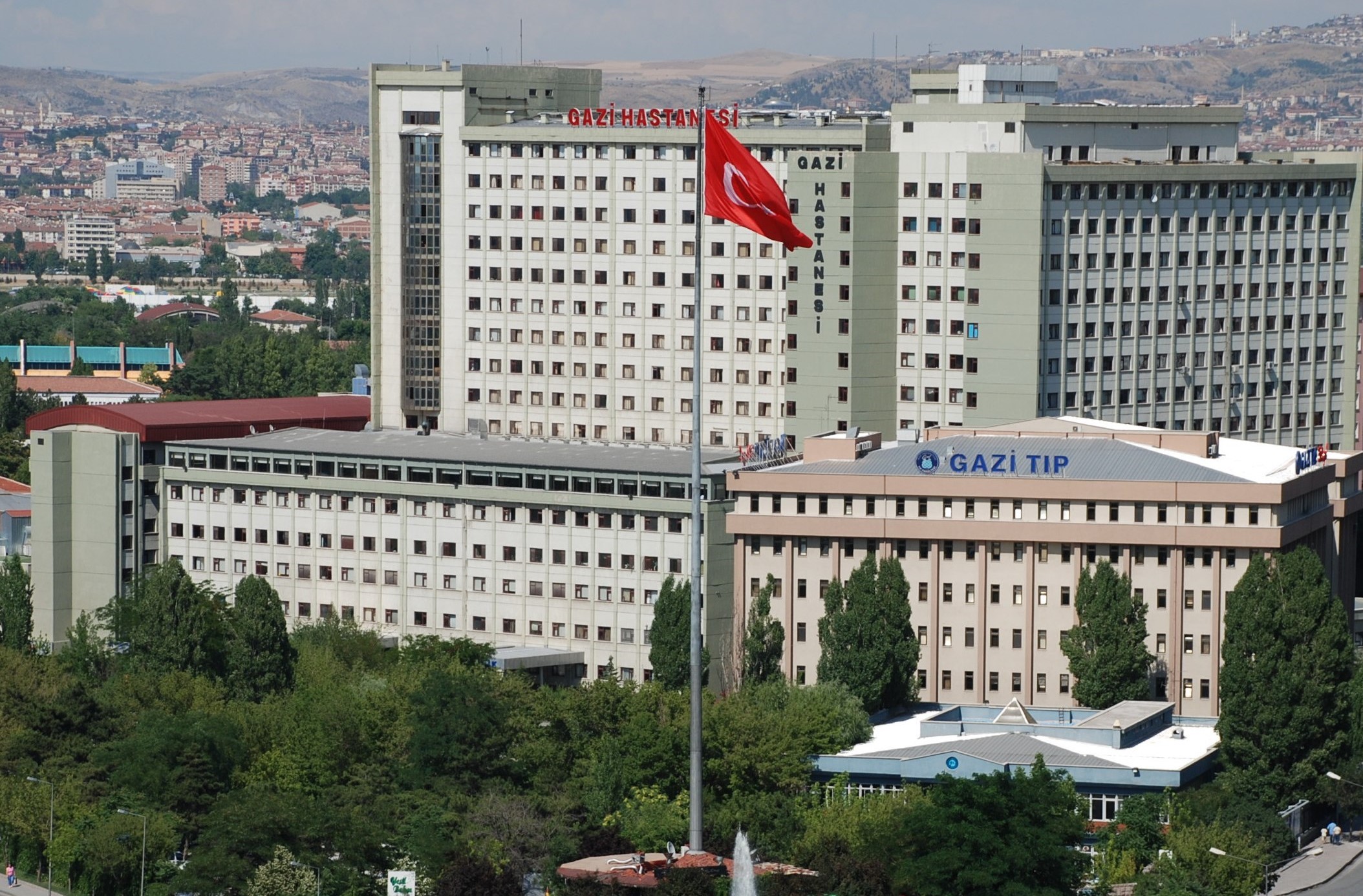 TUS'ta Dereceye Giren İlk Beş Doktordan Üçü Üniversitemiz Tıp Fakültesini Tercih Ediyor