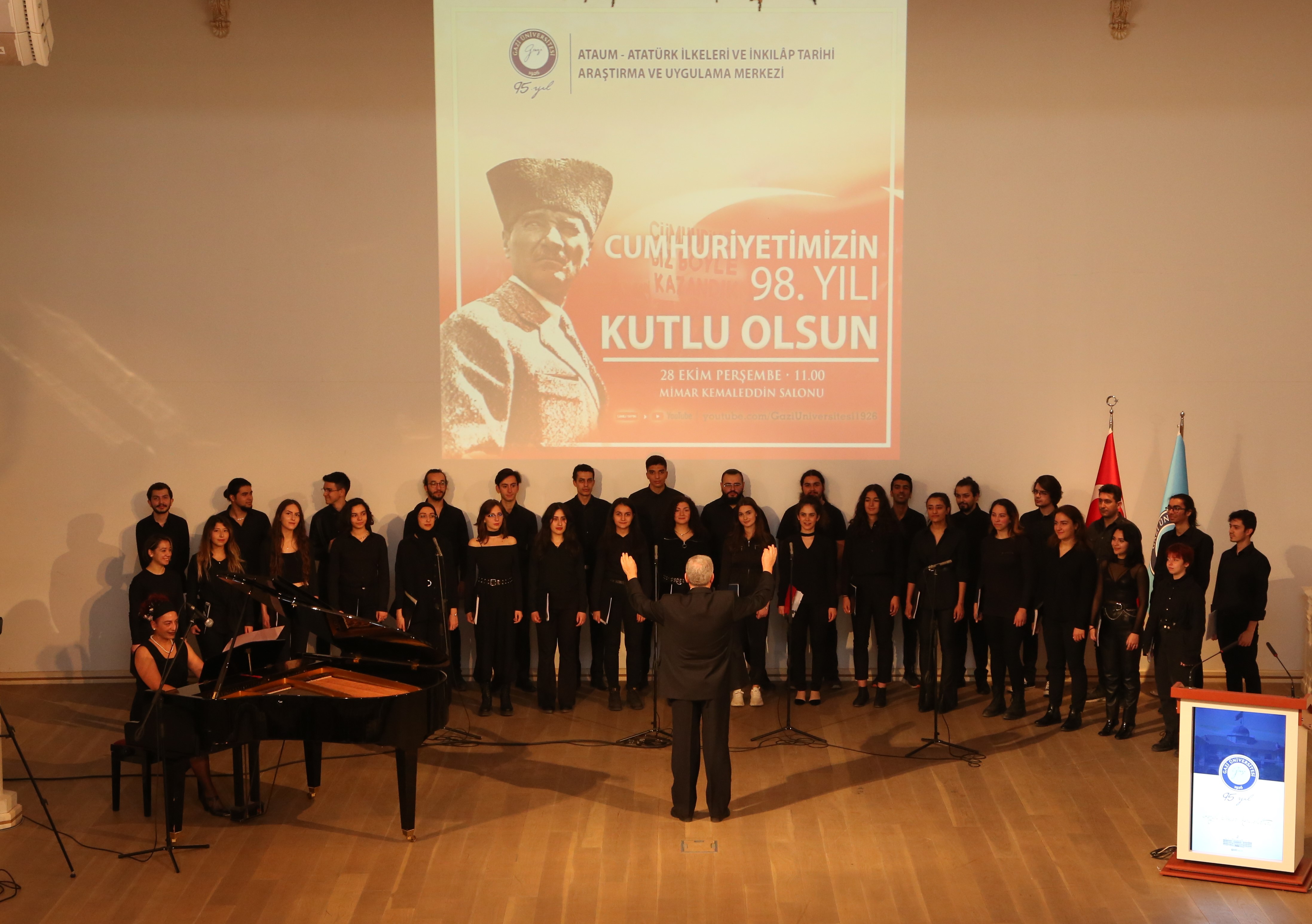 Üniversitemizde “Cumhuriyetimizin 98. Yılı Kutlu Olsun” Adlı Etkinlik Gerçekleştirildi