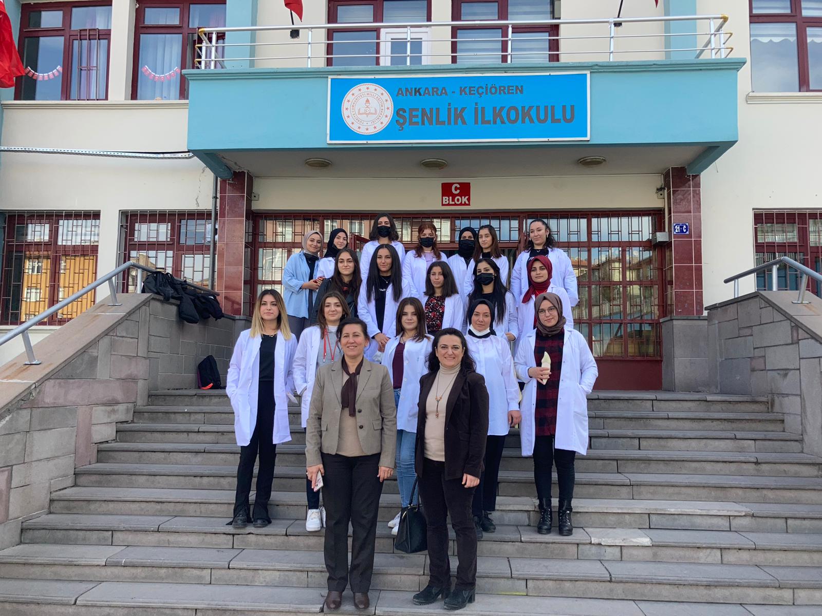 Üniversitemiz Sağlık Hizmetleri Meslek Yüksekokulu öğrencileri, “Minik Ellere Diş Fırçalama Eğitimi” Adlı Projesinin İlk Çalışmasını Gerçekleştirdi