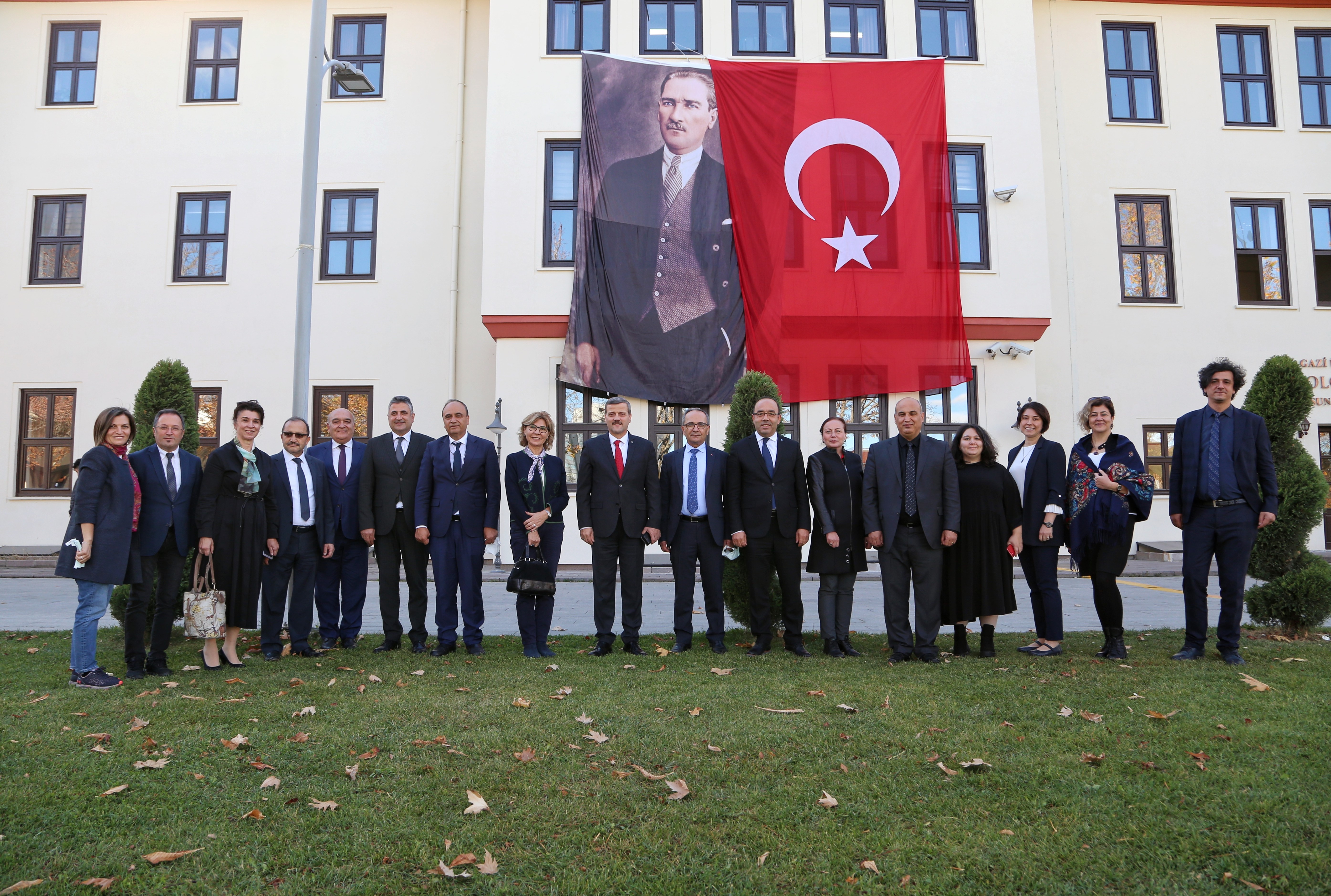 Rektörümüz Prof. Dr. Musa Yıldız, Türk Dili ve Edebiyatı Eğitimi Ana Bilim Dalı Akademik Kurul Toplantısına Katıldı