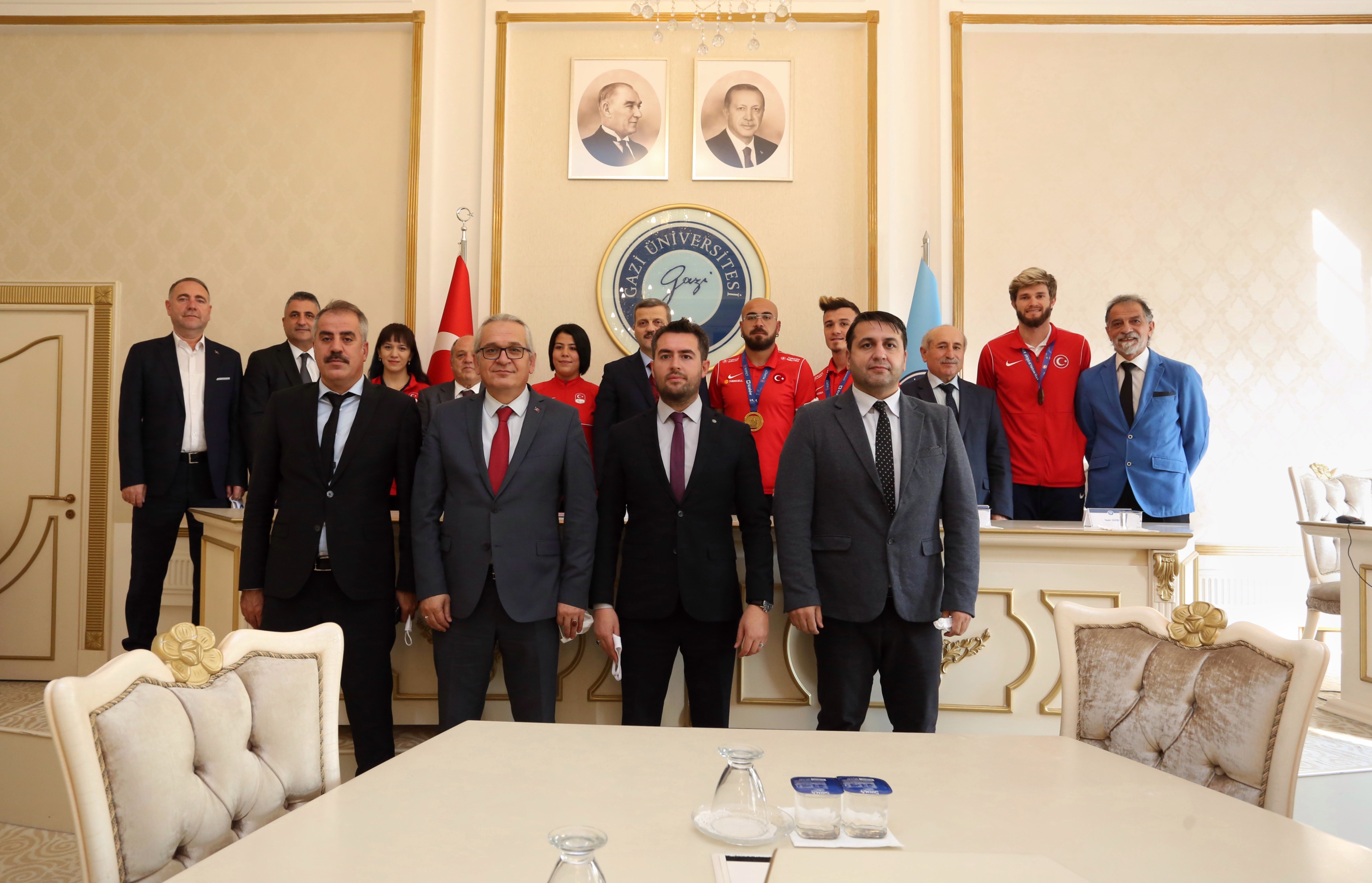Uluslararası Düzeyde Başarılarıyla Gururlandıran Sporcularımız İçin Tören Düzenlendi