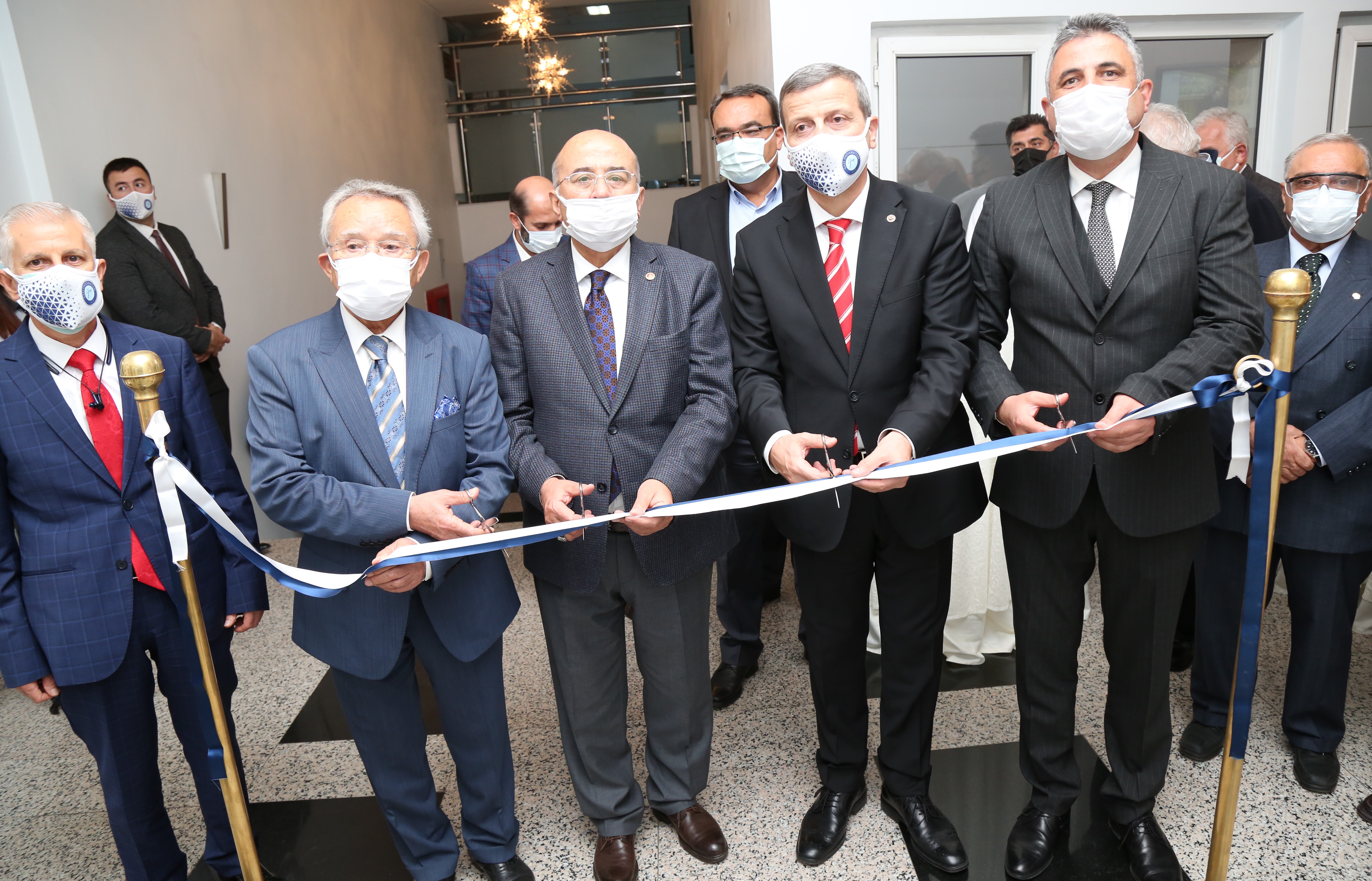 Üniversitemiz Diş Hekimliği Fakültesi Konferans Salonuna Kurucu Rektörümüz Prof. Dr. Mehmet Şakir Akça’nın Adı Verildi-1