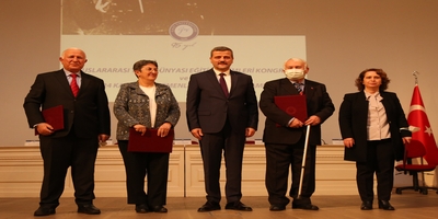Üniversitemizde “Uluslararası Türk Dünyası Eğitim Bilimleri Kongresi ve 24 Kasım Öğretmenler Günü Programı” gerçekleştirildi