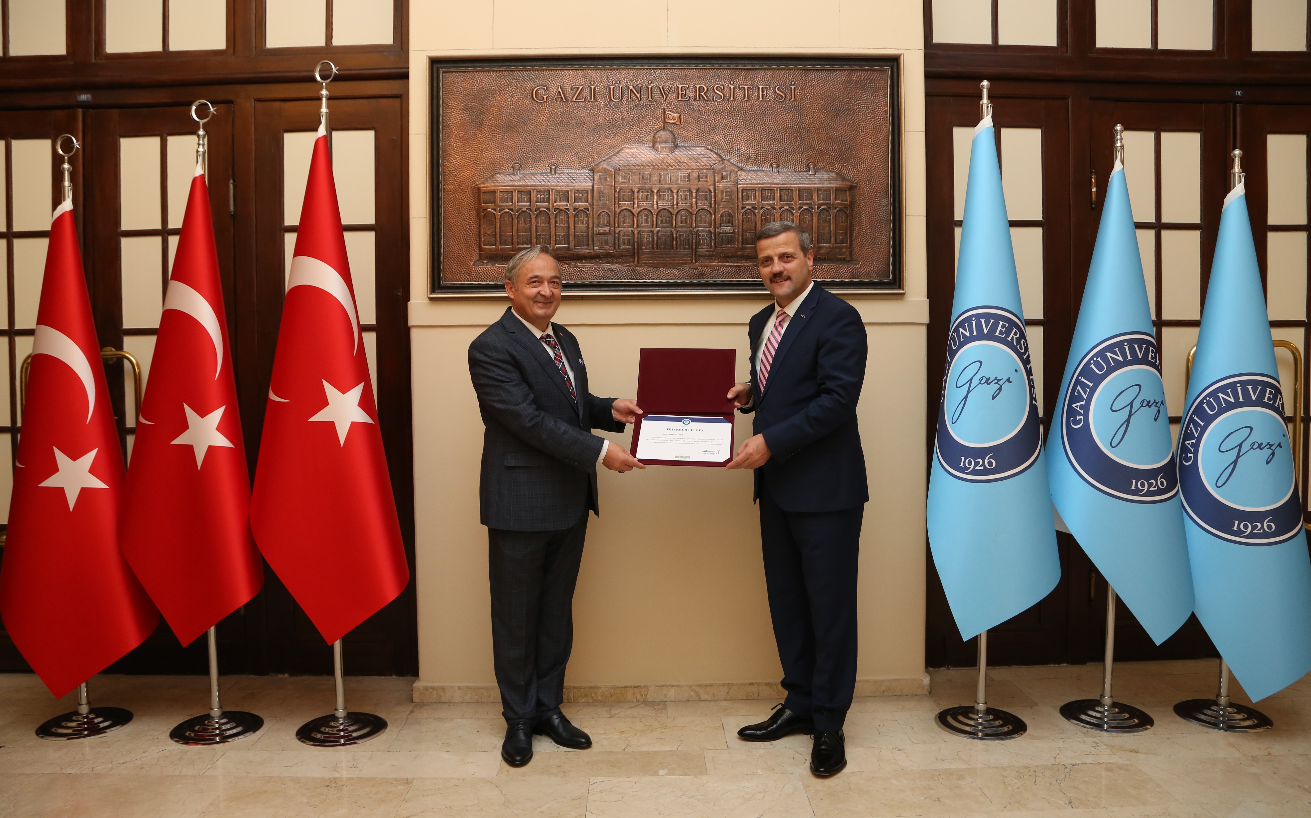 Üniversitemiz Özel Güvenlik Görevlilerine Yönelik “Halkla İlişkiler ve Nezaket Kuralları” Konulu Hizmet İçi Eğitim Programı Düzenlendi-1