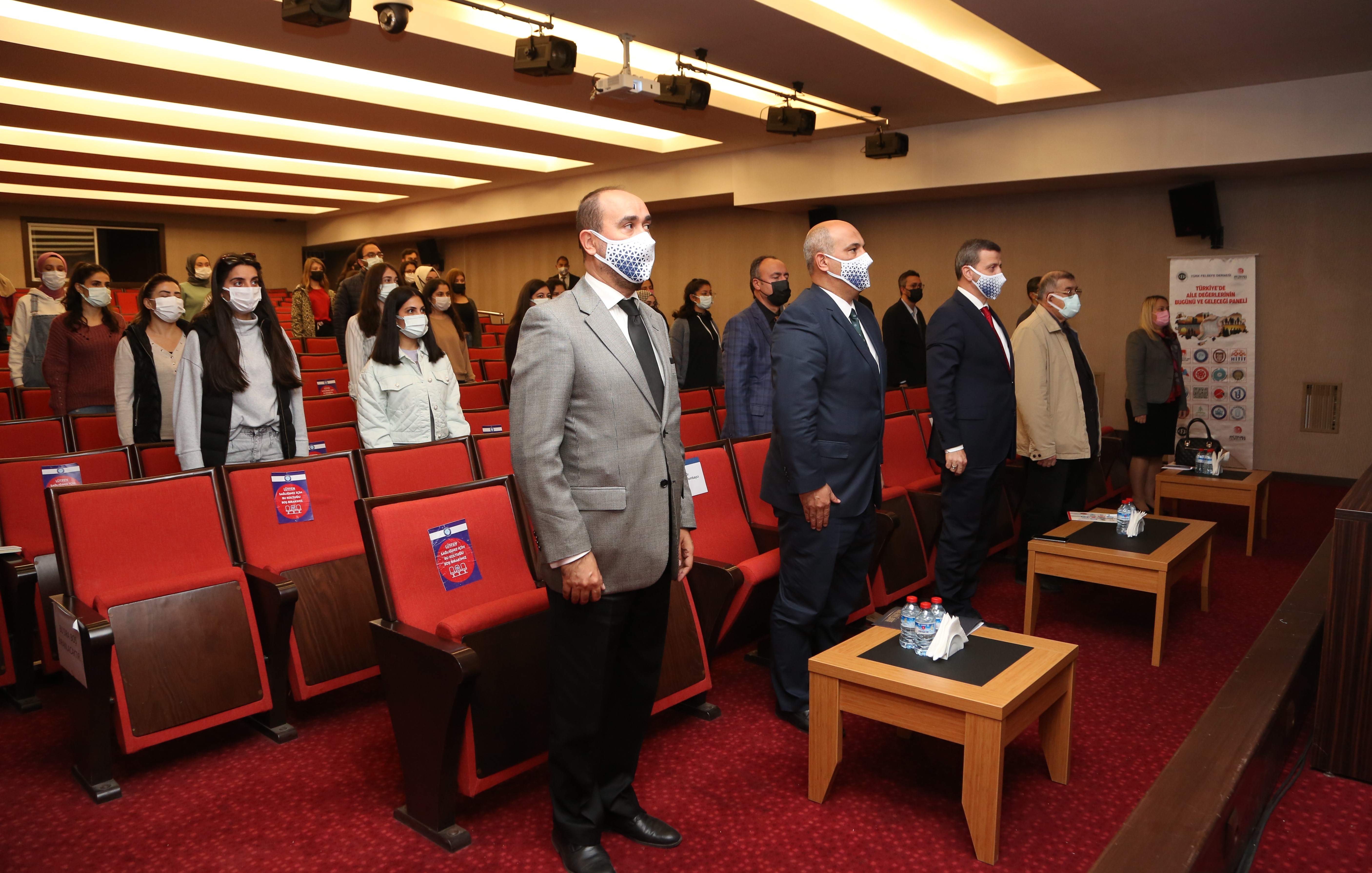 Üniversitemizde “Türkiye’de Aile Değerlerinin Bugünü ve Geleceği” Konulu Panel Düzenlendi-1