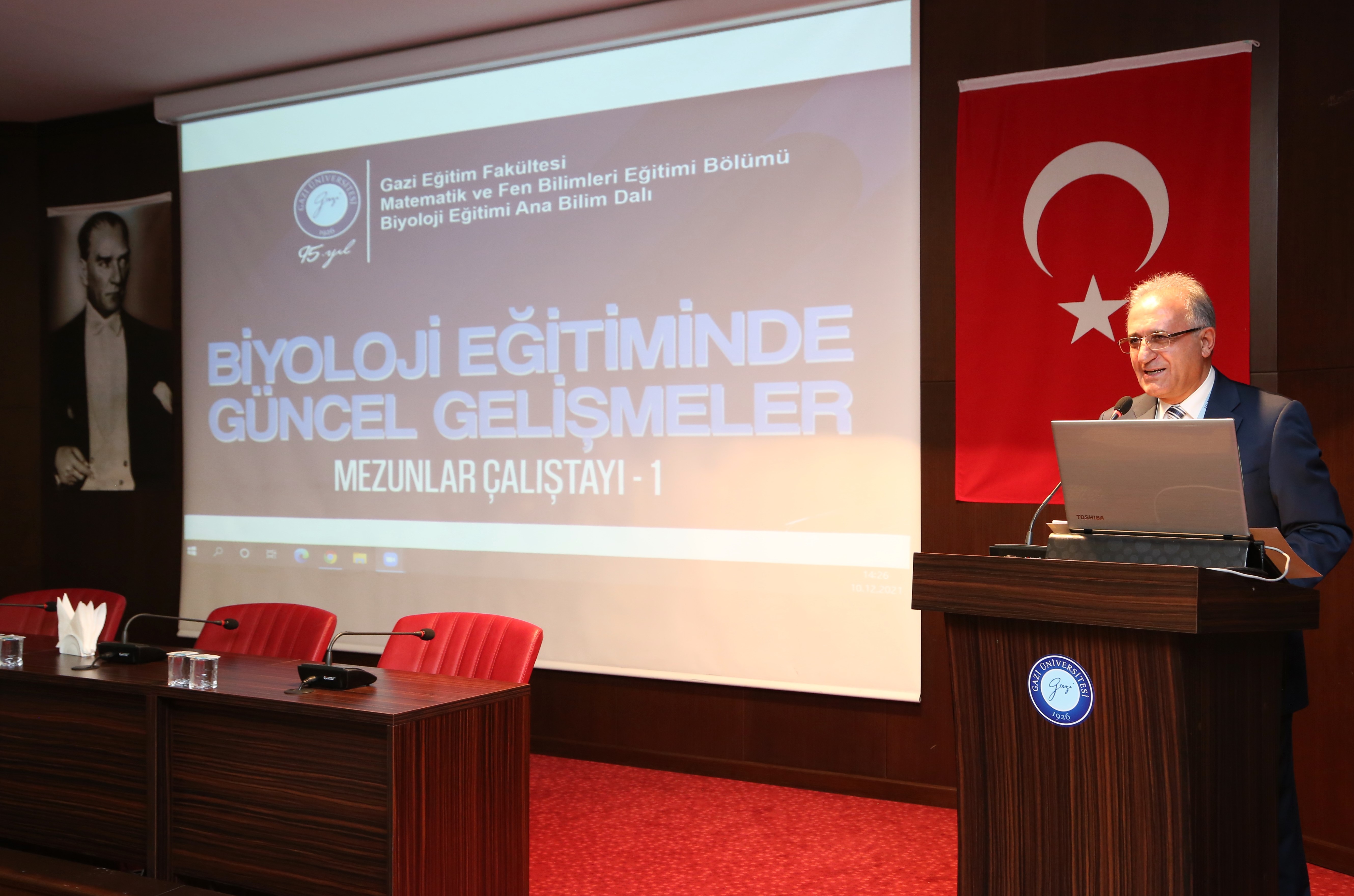 Üniversitemizde “Biyoloji Eğitiminde Güncel Gelişmeler Mezunlar Çalıştayı-1” Konulu Etkinlik Düzenlendi-1