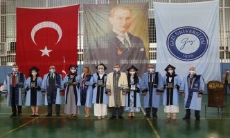 Diş Hekimliği Fakültesi Mezunlarını Uğurladı