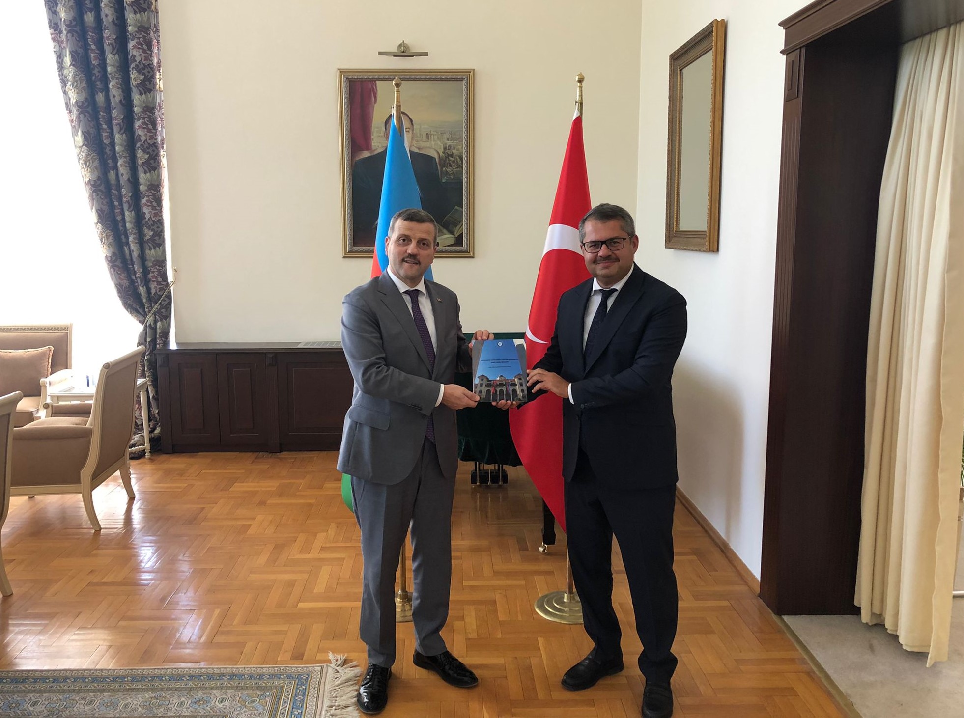 Rektörümüz Prof. Dr. Musa Yıldız, Azerbaycan Ankara Büyükelçisi Hazar İbrahim’i Ziyaret Etti-1