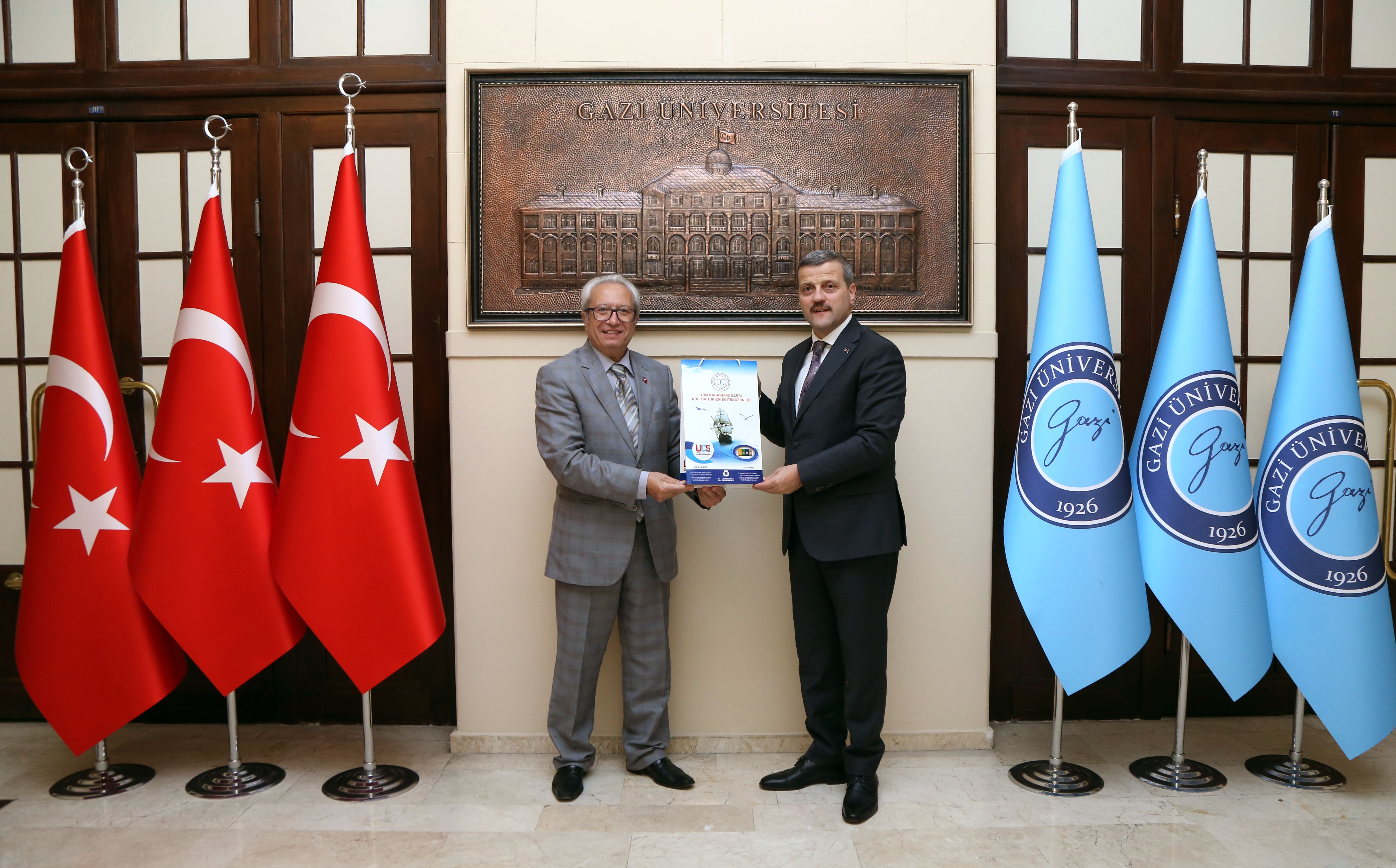 Tüm Karadeniz İlleri Kültür Turizm Eğitim Derneği Genel Başkanı Osman Işık, Rektörümüz Prof. Dr. Musa Yıldız’ı Ziyaret Etti-1