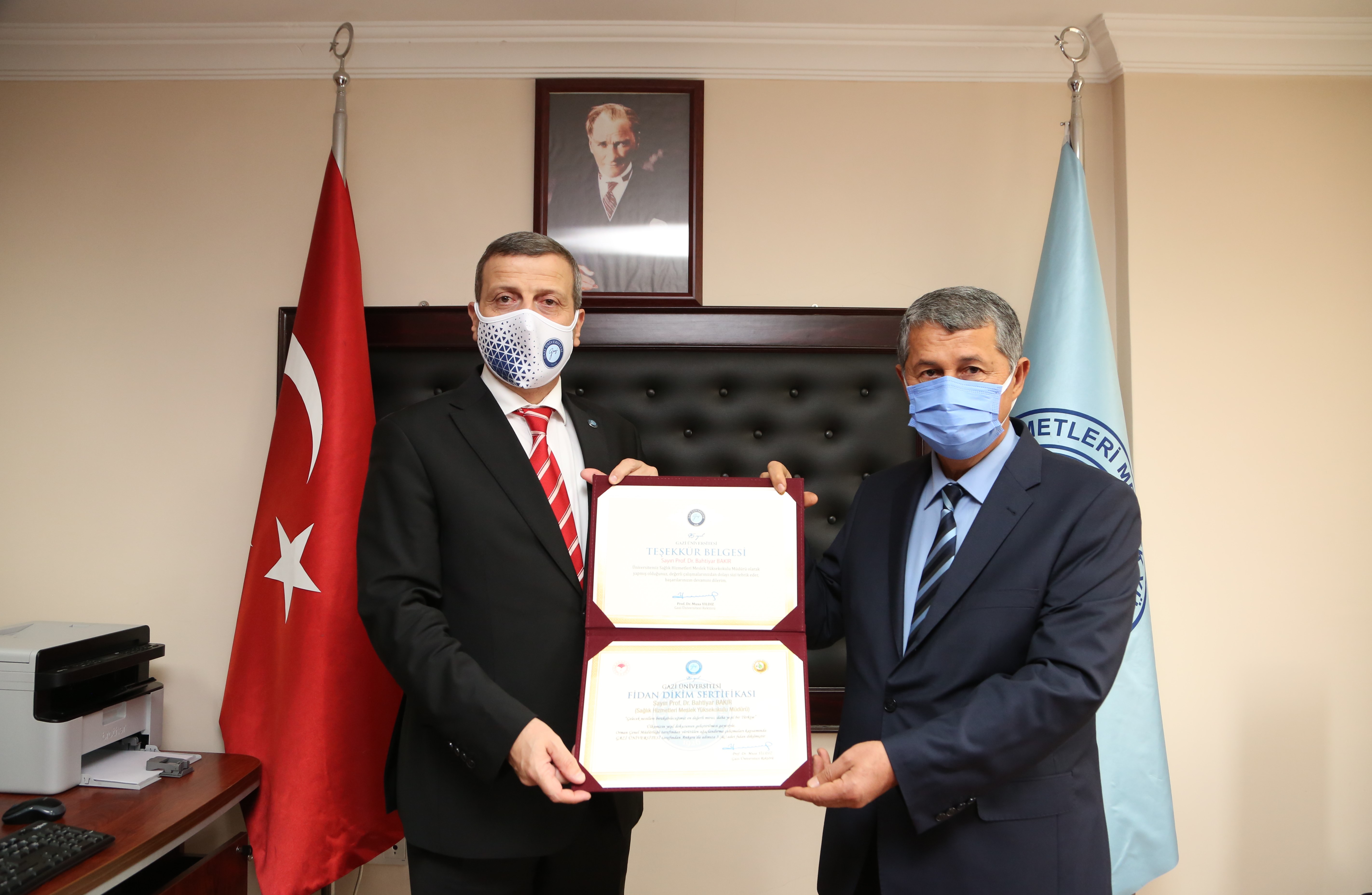 Üniversitemiz Sağlık Hizmetleri Meslek Yüksekokulu Müdürlüğüne Doç. Dr. Hakan Tekedere Atandı-1