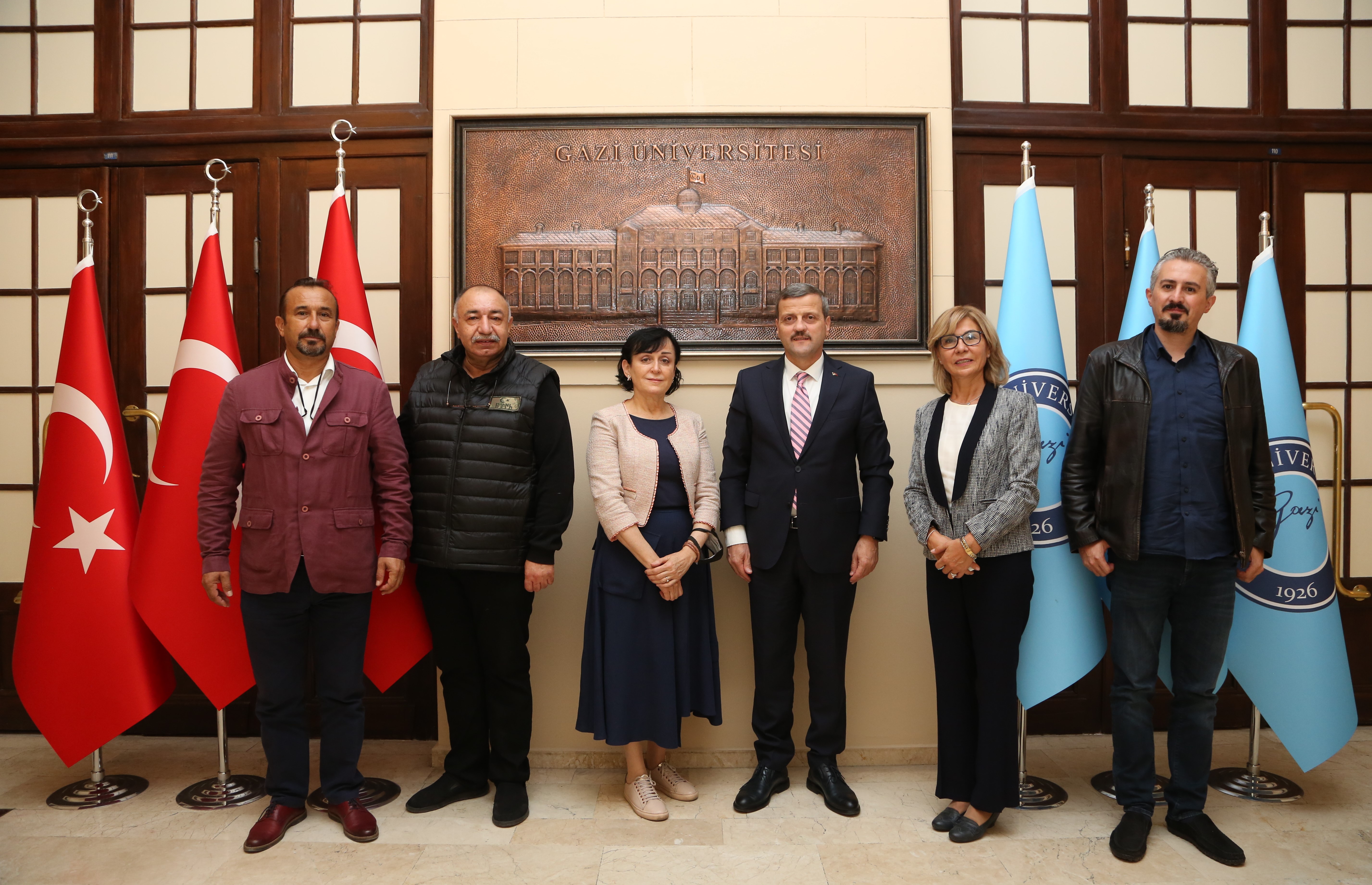Üniversitemiz Türk Dünyası Uygulama ve Araştırma Merkez Müdürü ve Yönetim Kurulu Üyeleri Rektörümüz Prof. Dr. Musa Yıldız’ı Ziyaret Etti-1
