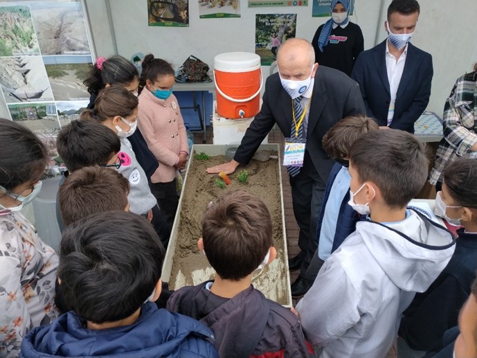 Gazi Eğitim Fakültesi “Bilim Yolculuğu-2” Adlı TÜBİTAK-4007 Bilim Şenliğinde Üç Atölye ile Temsil Edildi-1