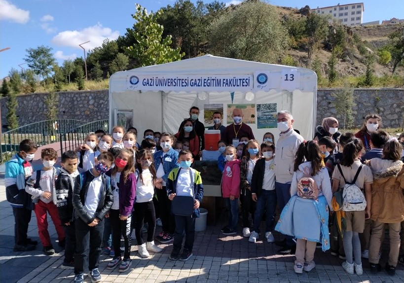 Gazi Eğitim Fakültesi “Bilim Yolculuğu-2” Adlı TÜBİTAK-4007 Bilim Şenliğinde Üç Atölye ile Temsil Edildi-1