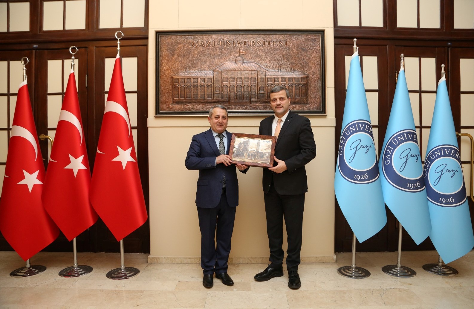 Azerbaycan Teknik Üniversitesi Rektör Yardımcısı Prof. Dr. Sübhan Namazov Rektörümüz Prof. Dr. Musa Yıldız’ı Ziyaret Etti-1