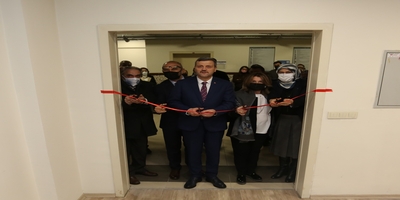 Fen Fakültesi Fizik Bölümü Laboratuvar Binası 3. Kat 322 Numaralı Çalışma Alanına Prof. Dr. Atilla Özmen’in Adı Verildi