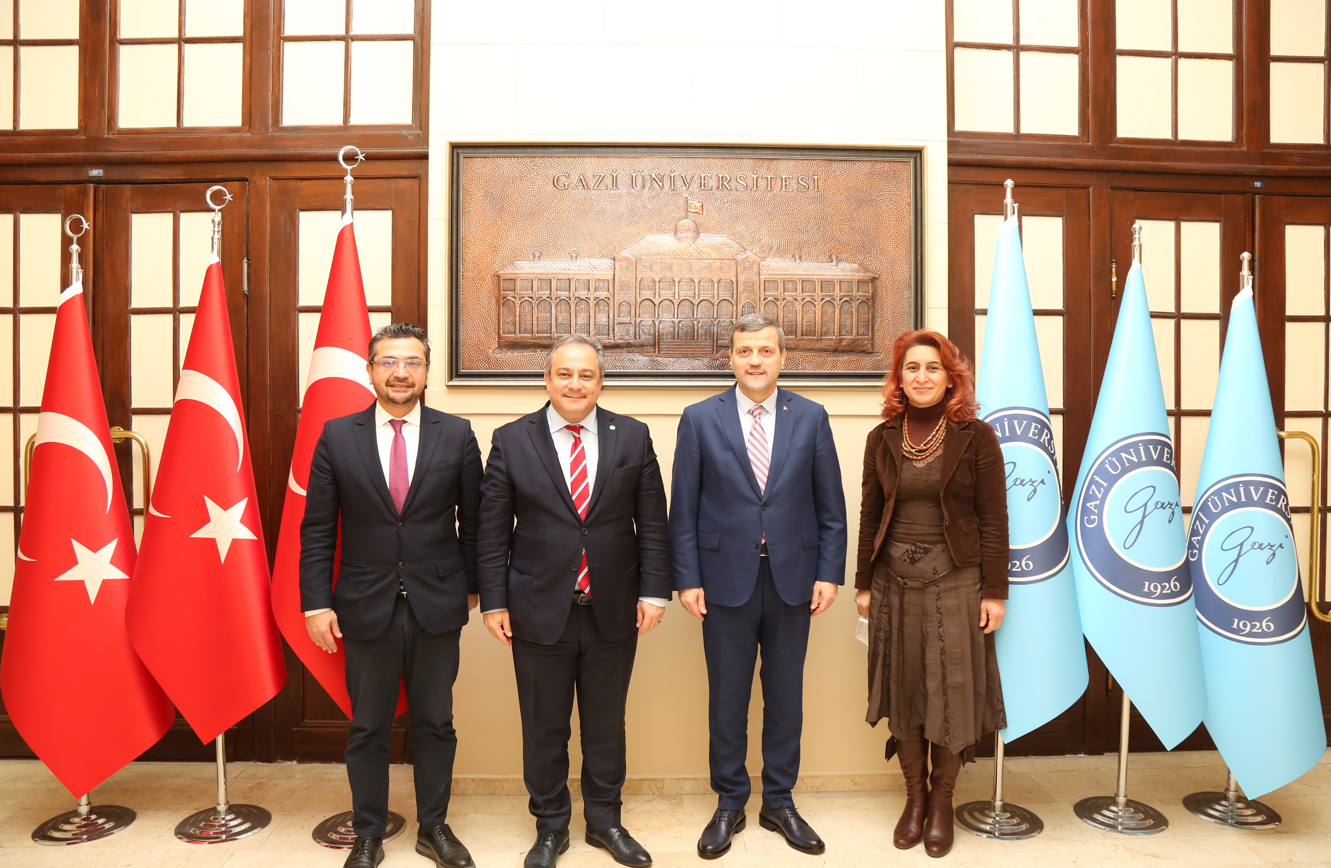 Üniversitemiz Tıp Fakültesi Yönetimi Rektörümüz Prof. Dr. Musa Yıldız’ı Ziyaret Etti-1