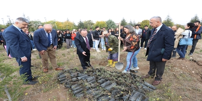 ABAD Üniversitemiz Gölbaşı Yerleşkesinde Ağaç Dikme Etkinliği Gerçekleştirdi