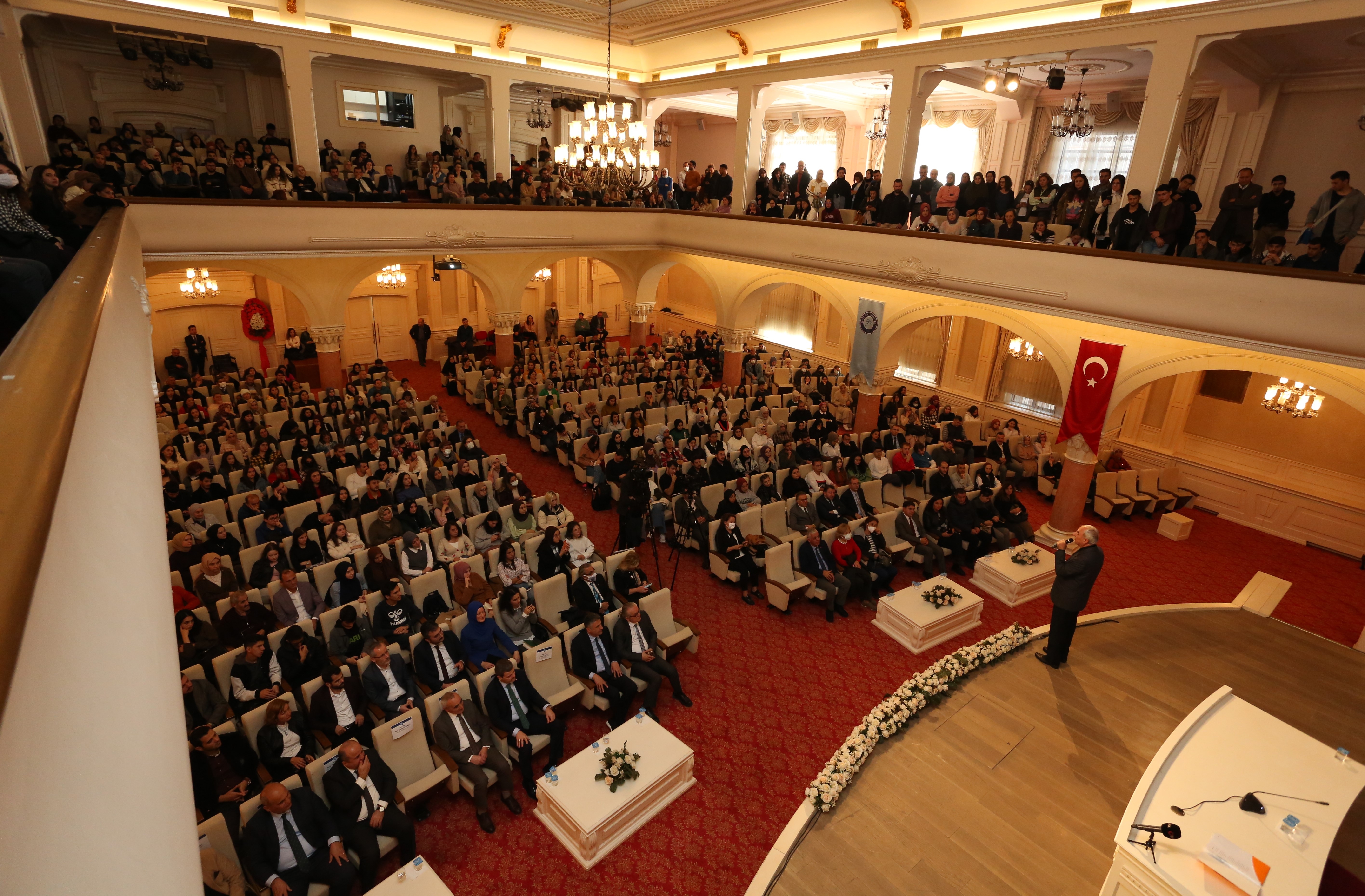 “Başarı Bedel İster” Konulu Konferans Yoğun Katılımla Gerçekleştirildi-1