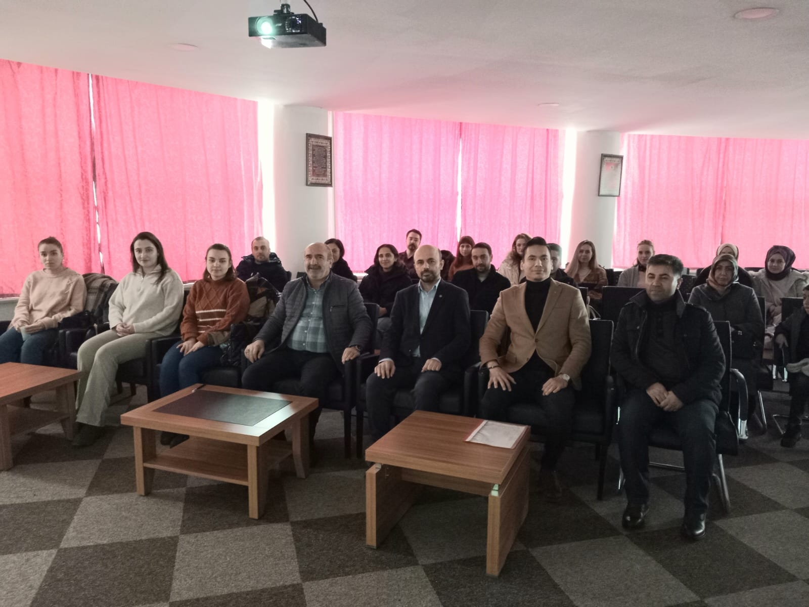 Yabancı Diller Yüksekokulundan Ardahan İlinde Görevli Öğretmenlere Eğitim Seminerleri-1