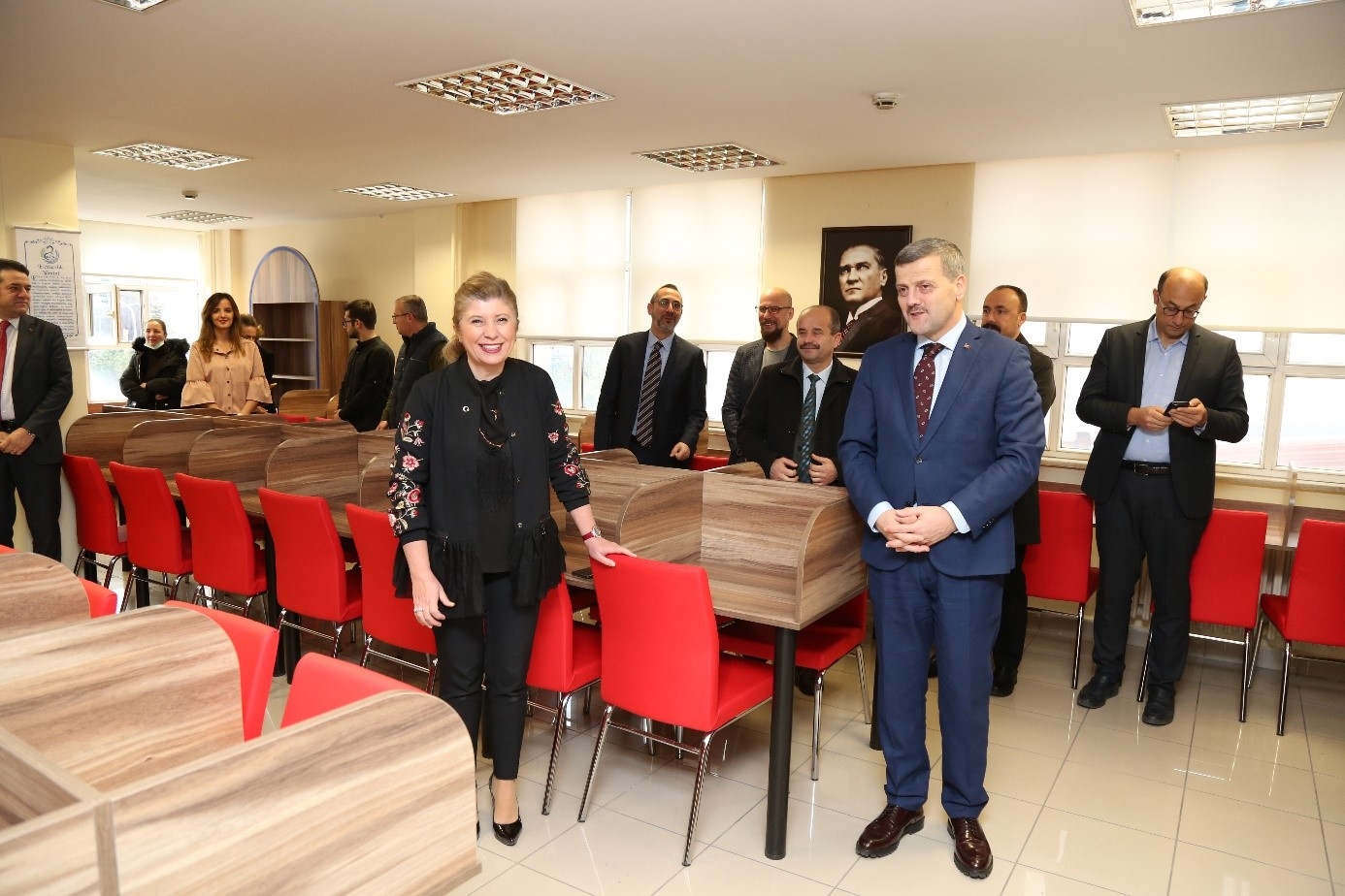 Üniversitemiz Eczacılık Fakültesi Bayfar Çalışma Salonu Hizmete Açıldı-1