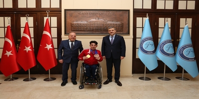 Olimpiyat Şampiyonu Sporcumuz Abdullah Öztürk, Rektörümüz Prof. Dr. Musa Yıldız’ı Ziyaret Etti 