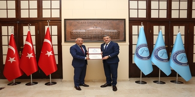 Üniversitemiz Sağlık Hizmetleri Meslek Yüksekokulu Öğretim Üyesi Prof. Dr. Peyami Battal, Hoca Ahmet Yesevi Uluslararası Türk-Kazak Üniversitesine rektör vekili olarak atandı