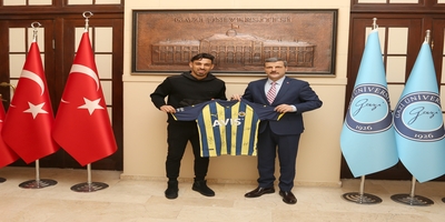 Fenerbahçeli Futbolcu İrfan Can Kahveci, Rektörümüz Prof. Dr. Musa Yıldız’ı Ziyaret Etti