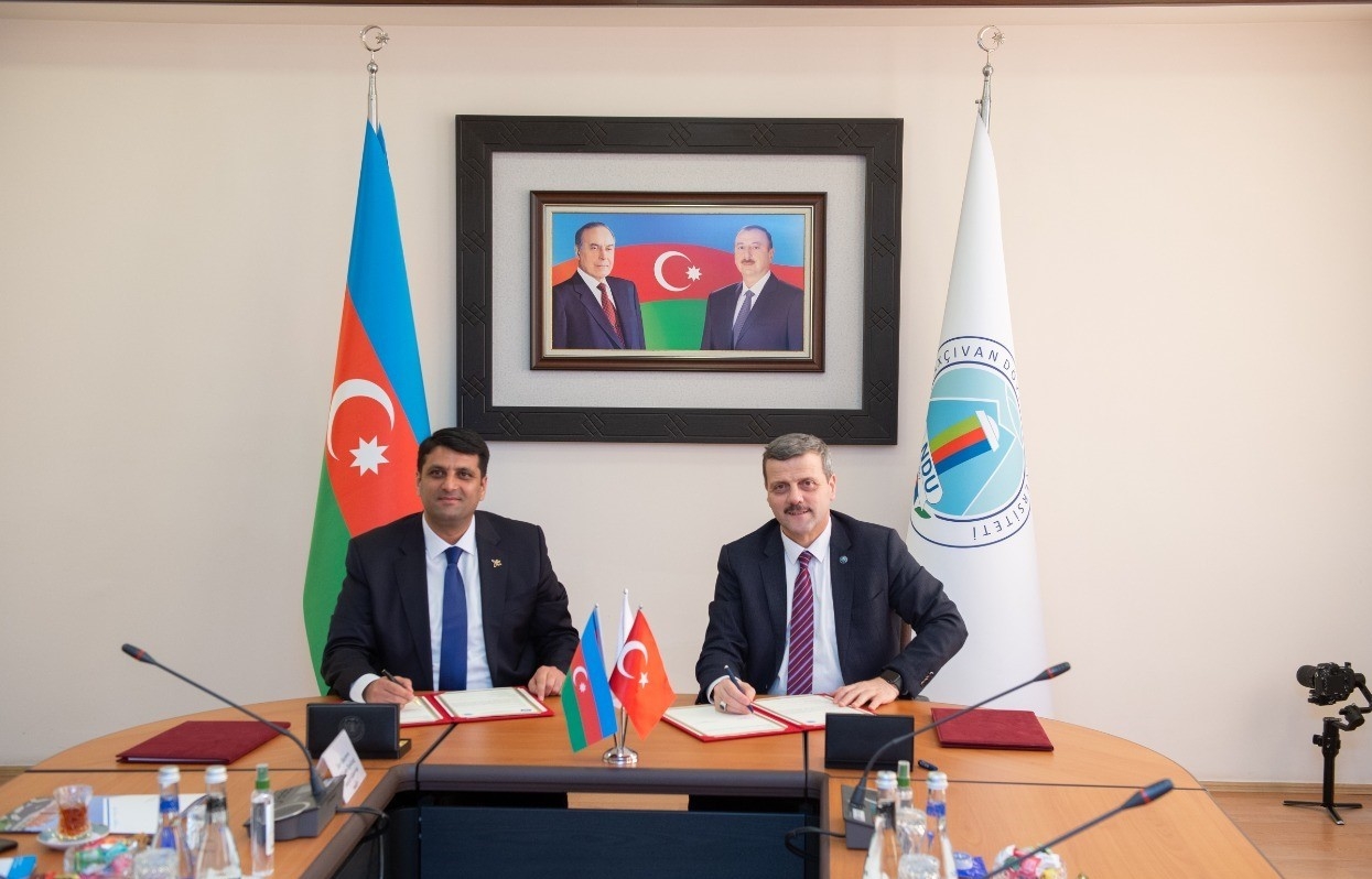 Üniversitemiz İle Nahçıvan Devlet Üniversitesi Arasında İş Birliği Protokolü İmzalandı-1