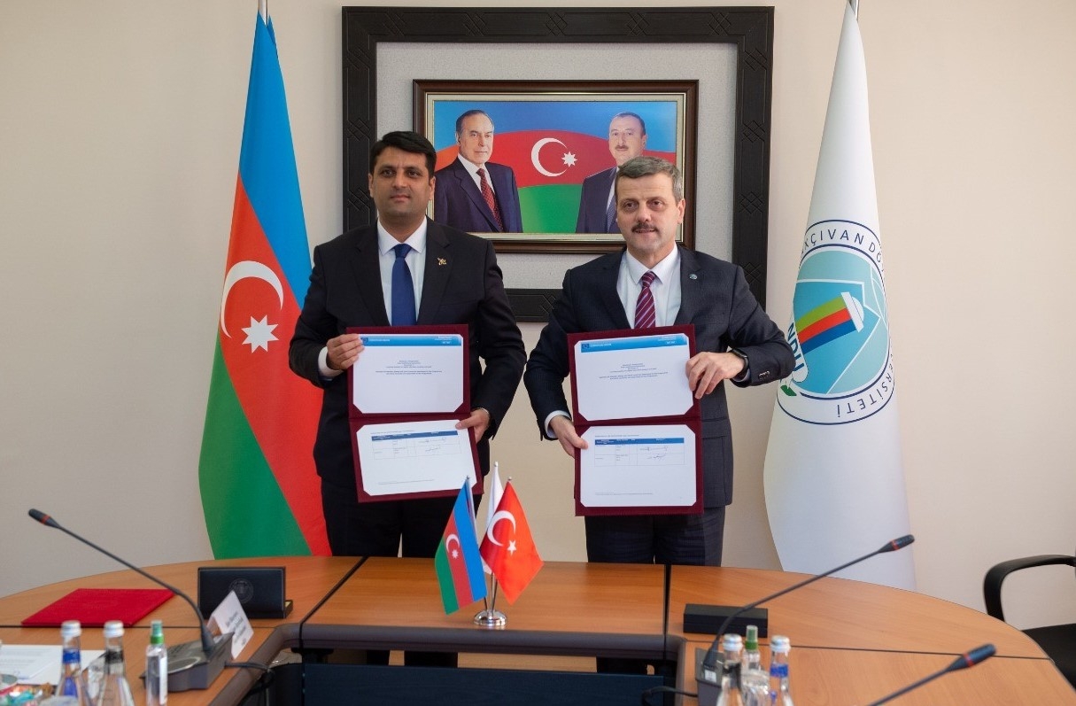 Üniversitemiz İle Nahçıvan Devlet Üniversitesi Arasında İş Birliği Protokolü İmzalandı-1