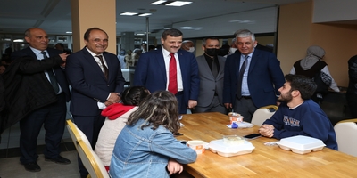 Rektörümüz Prof. Dr. Musa Yıldız, İftarda Öğrencilerle Buluştu