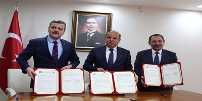 Üniversitemiz İle Etimesgut Kaymakamlığı ve Etimesgut Belediyesi Arasında İş Birliği Protokolleri İmzalandı