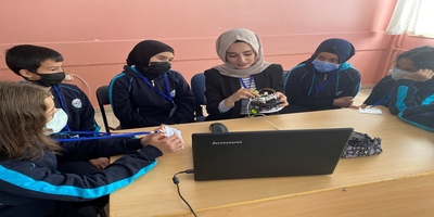 Teknoloji Fakültesi Öğrencileri  23 Nisan Ulusal Egemenlik ve Çocuk Bayramı’nı Çocuklarla Bir Arada Kutladı