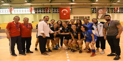 Gazi Üniversitesi Kadın Salon Futbol Takımından Büyük Başarı