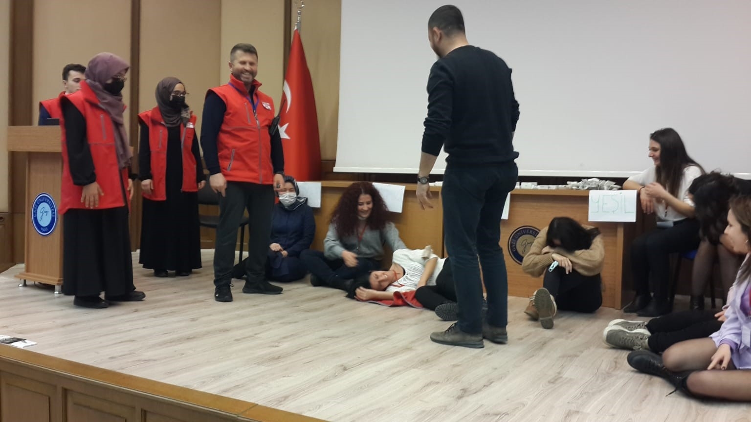 “I. Ulusal Adli Eczacılık Sempozyumu” Üniversitemiz Eczacılık Fakültesi Ev Sahipliğinde Gerçekleştirildi-1