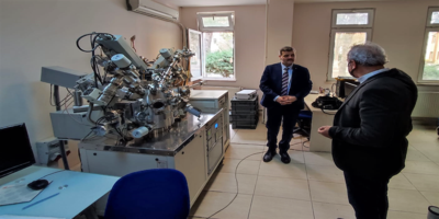 Rektörümüz Prof. Dr. Musa Yıldız, Fotonik Uygulama ve Araştırma Merkezini Ziyaret Etti