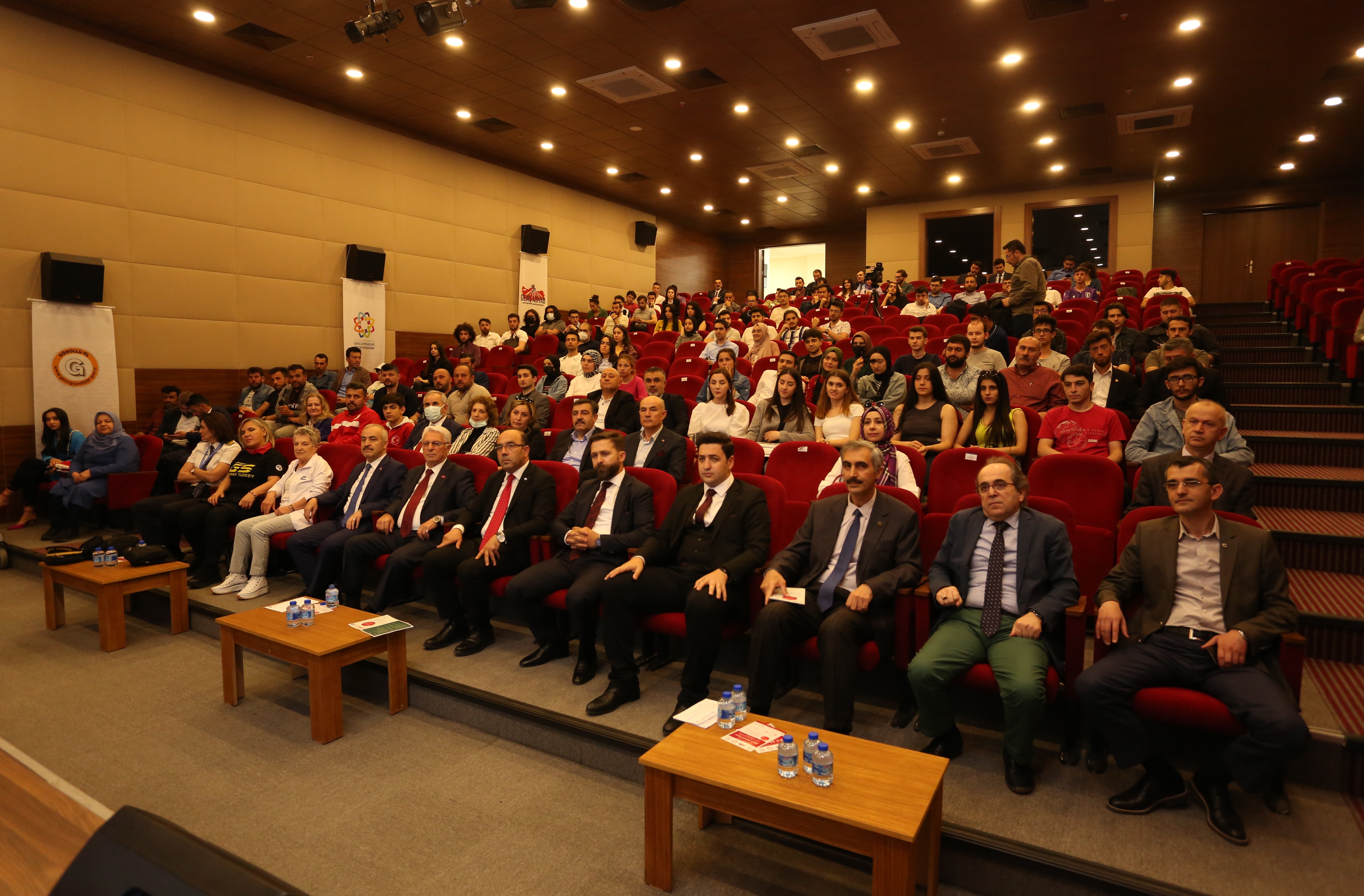 Gençlik Projeleri Destek Programı Kapsamında Düzenlenen “Sağlam Adımlar Güçlü Gelecek Projesi”nin Kapanış Toplantısı Gerçekleştirildi-1