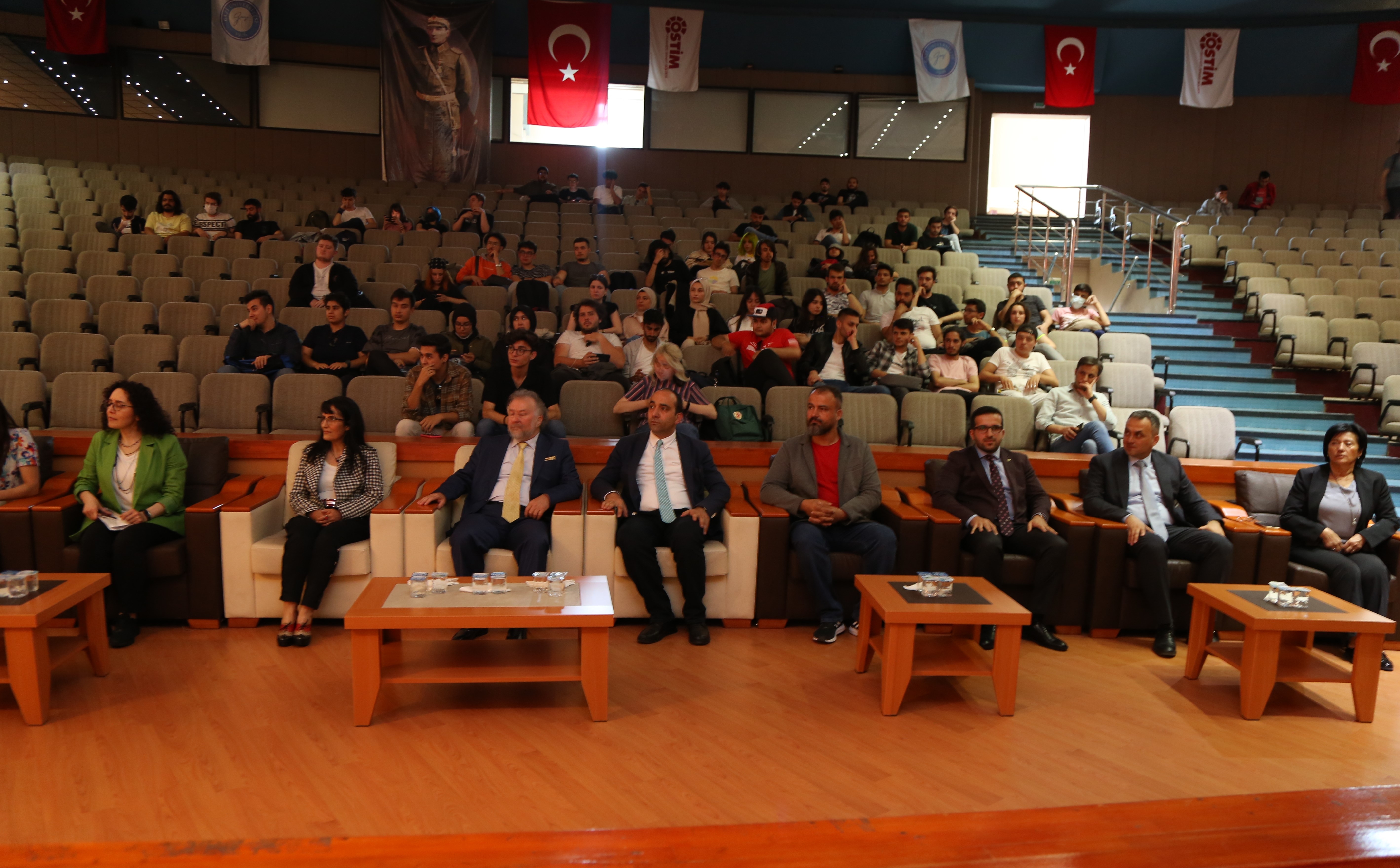 Üniversitemizde “Sanat ve Tasarıma Dair” Konulu Panel Düzenlendi-1