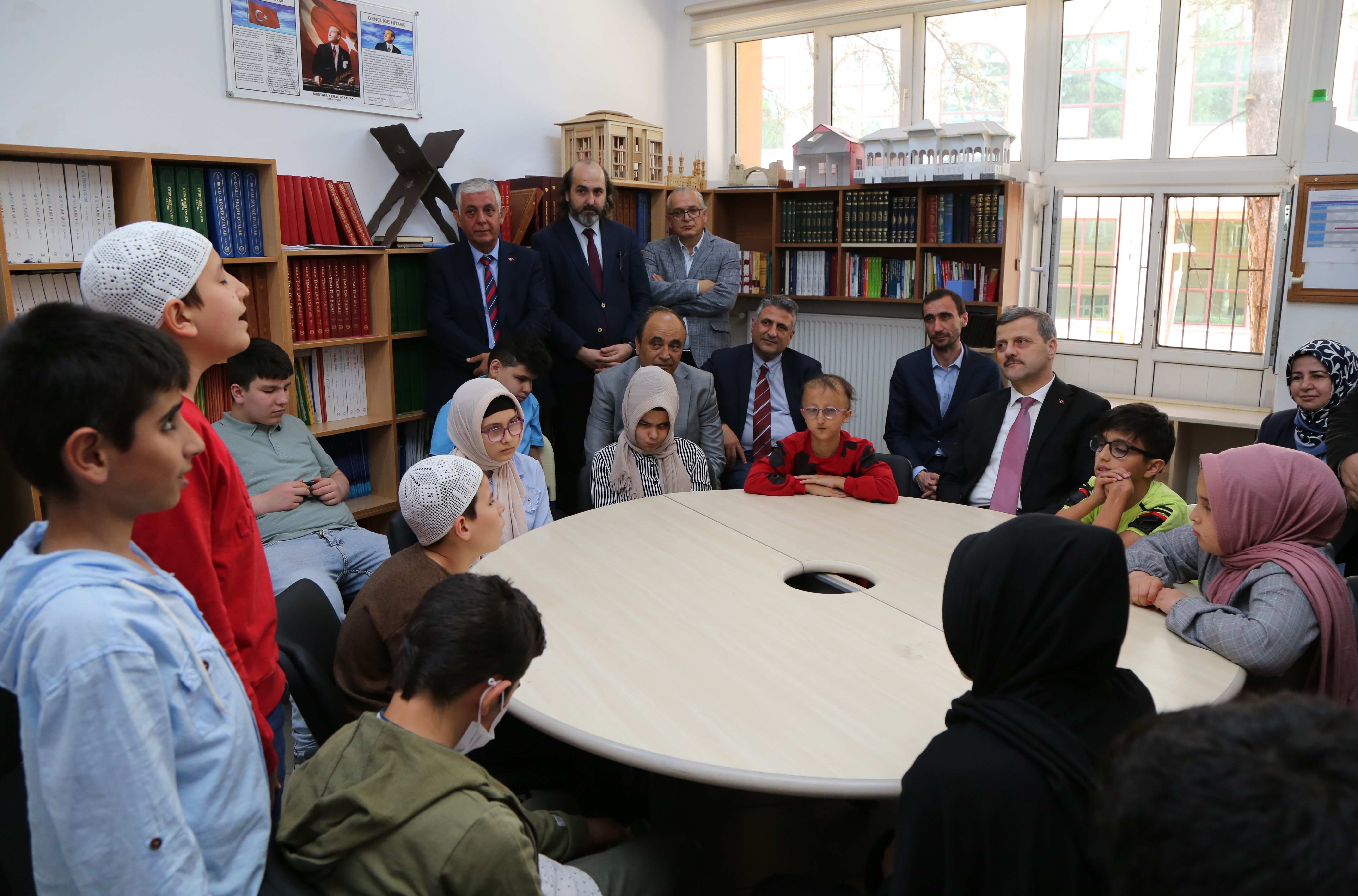 Rektör Prof. Dr. Musa Yıldız, Kani Karaca Görme Engelliler İmam Hatip Ortaokulunu Ziyaret Etti-1