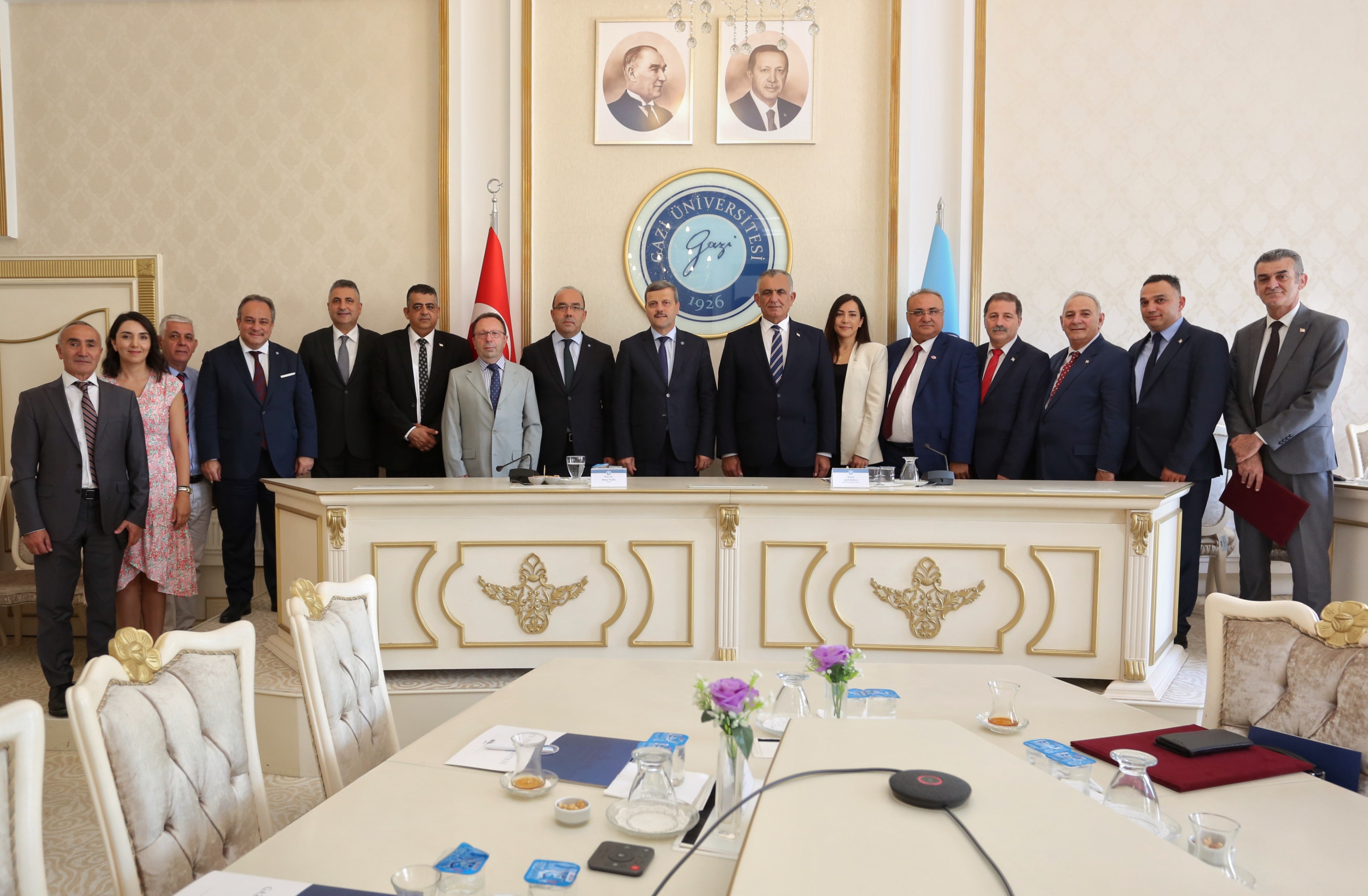 KKTC Milli Eğitim Bakanı Nazım Çavuşoğlu, Rektörümüz Prof. Dr. Musa Yıldızı Ziyaret Etti-1