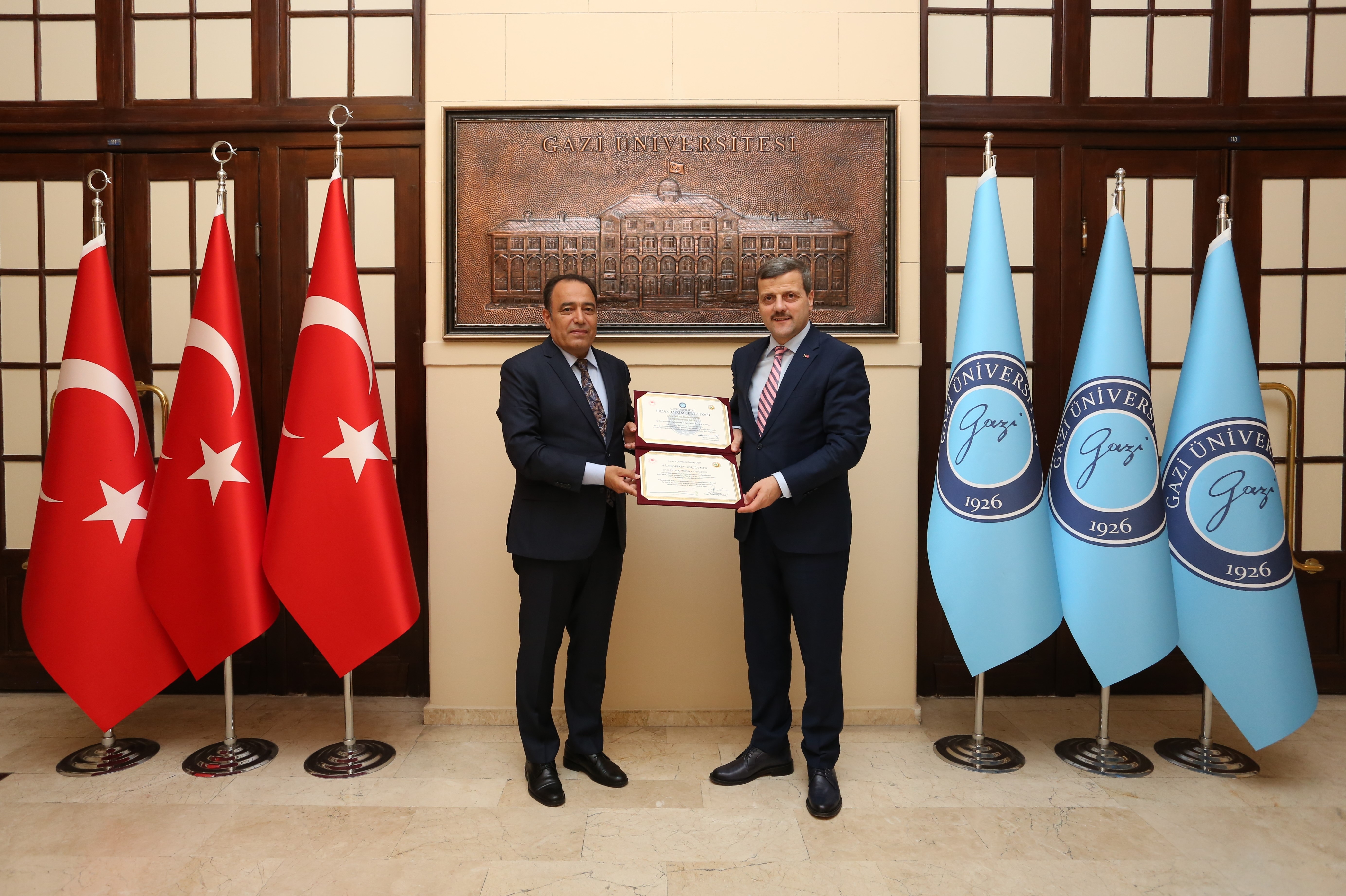 Bingöl Üniversitesi Rektörü Prof. Dr. İbrahim Çapak, Rektörümüz Prof. Dr. Musa Yıldız’ı Ziyaret Etti-1