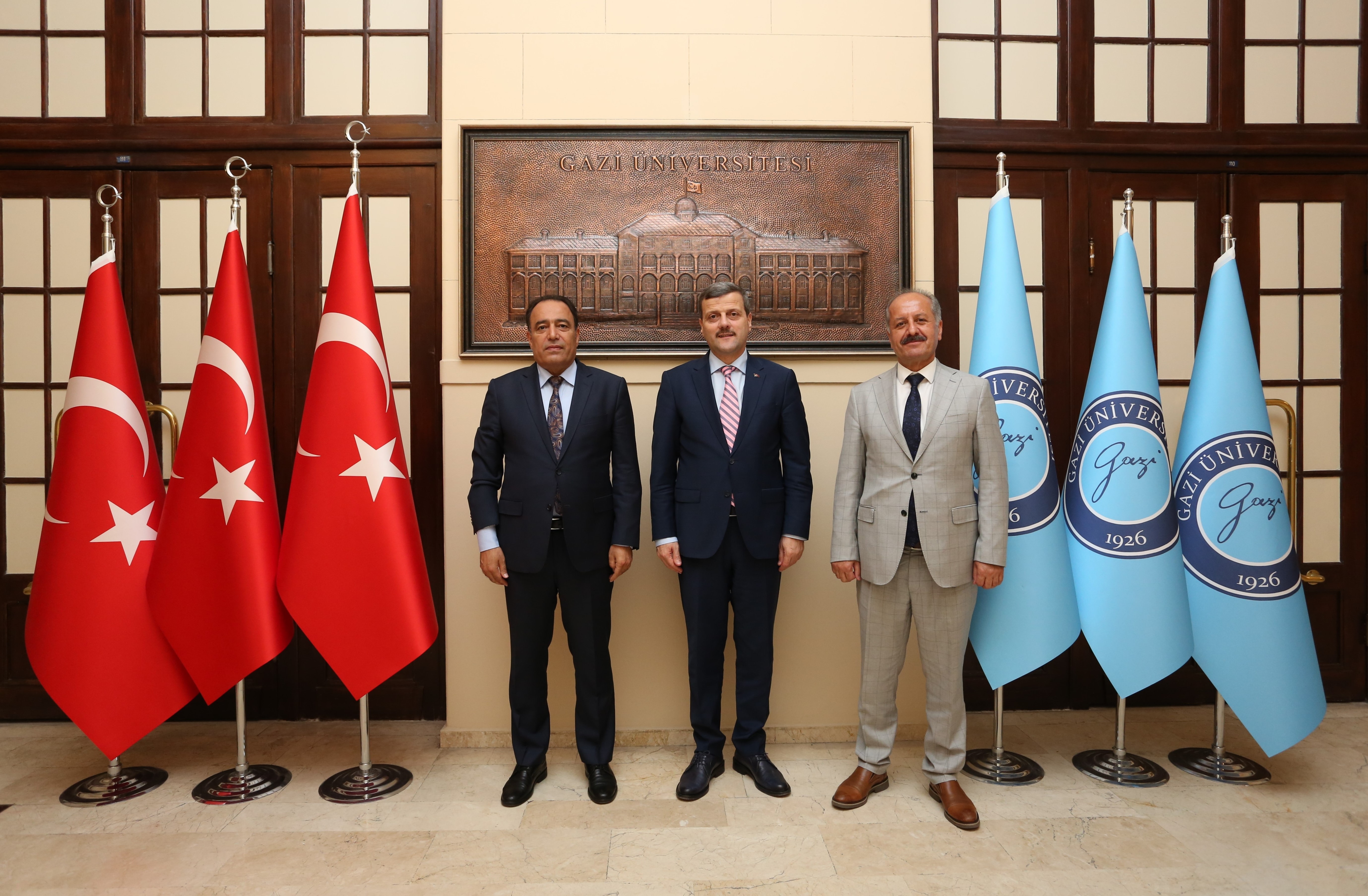 Bingöl Üniversitesi Rektörü Prof. Dr. İbrahim Çapak, Rektörümüz Prof. Dr. Musa Yıldız’ı Ziyaret Etti-1