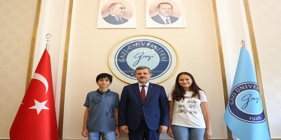 2022 LGS Türkiye Birincisi Olan Gazi Üniversitesi Vakfı Özel Okulları Öğrencileri Rektörümüz Prof. Dr. Musa Yıldız’ı Ziyaret Etti