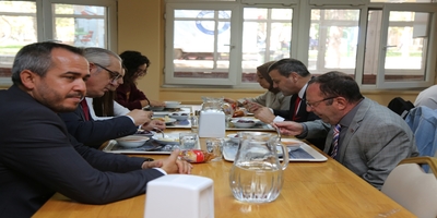 Rektörümüz Prof. Dr. Musa Yıldız, Öğrenci Yemekhanesinde Öğrencilerle Bir Araya Geldi