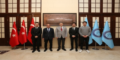 Üniversitemiz Mühendislik Fakültesi Endüstri Topluluğu Öğrencileri Rektörümüz Prof. Dr. Musa Yıldız’ı Ziyaret Etti