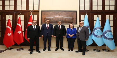 Ankara Hacı Bayram Veli Üniversitesi Rektör Yardımcıları Prof. Dr. Kürşat Göktürk ve Prof. Dr. Fulya Bayraktar, Rektörümüz Prof. Dr. Musa Yıldız’ı Ziyaret Etti